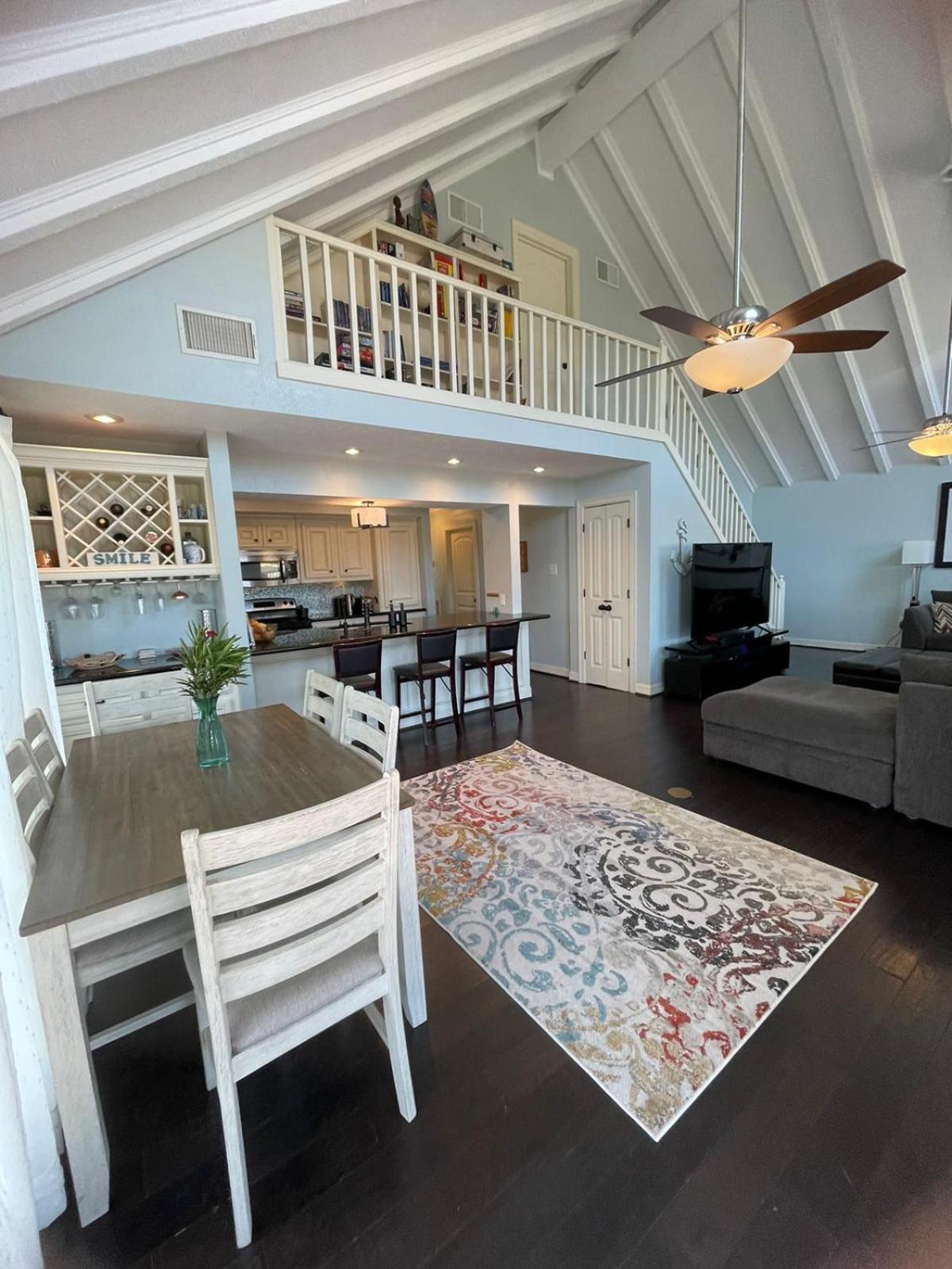 Tiki Island Waterfront Villa Oasis home away from home - Property Image 18