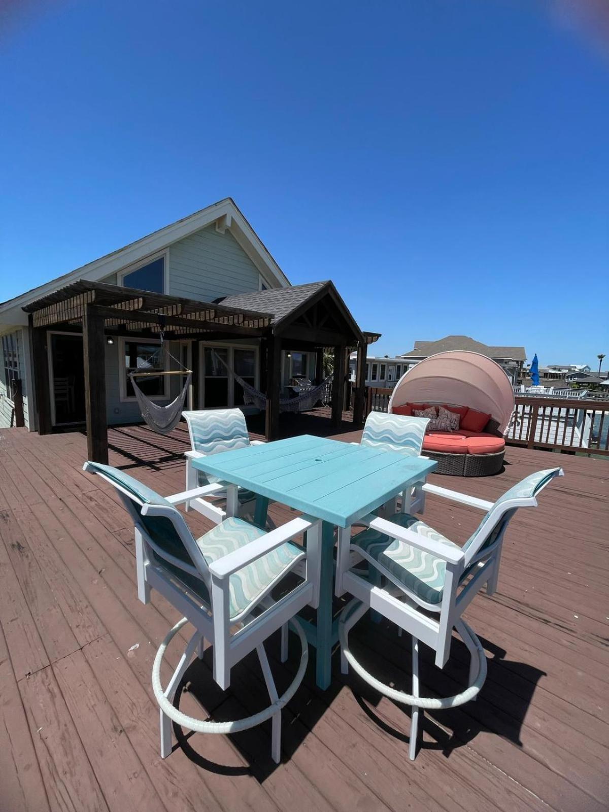 Tiki Island Waterfront Villa Oasis home away from home - Property Image 3