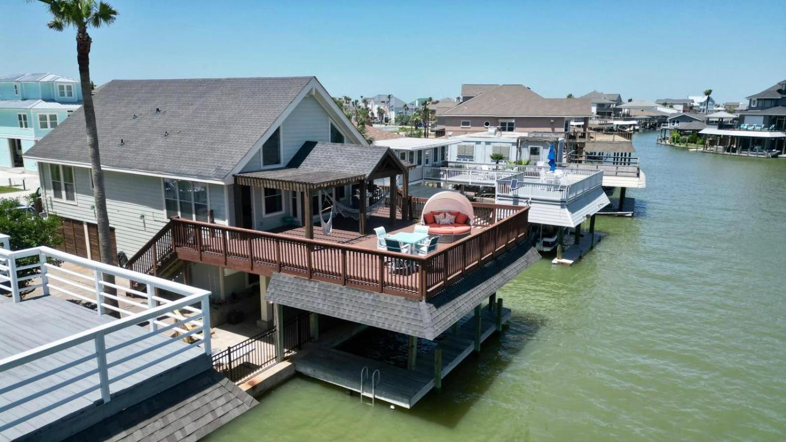Tiki Island Waterfront Villa Oasis home away from home - Property Image 11