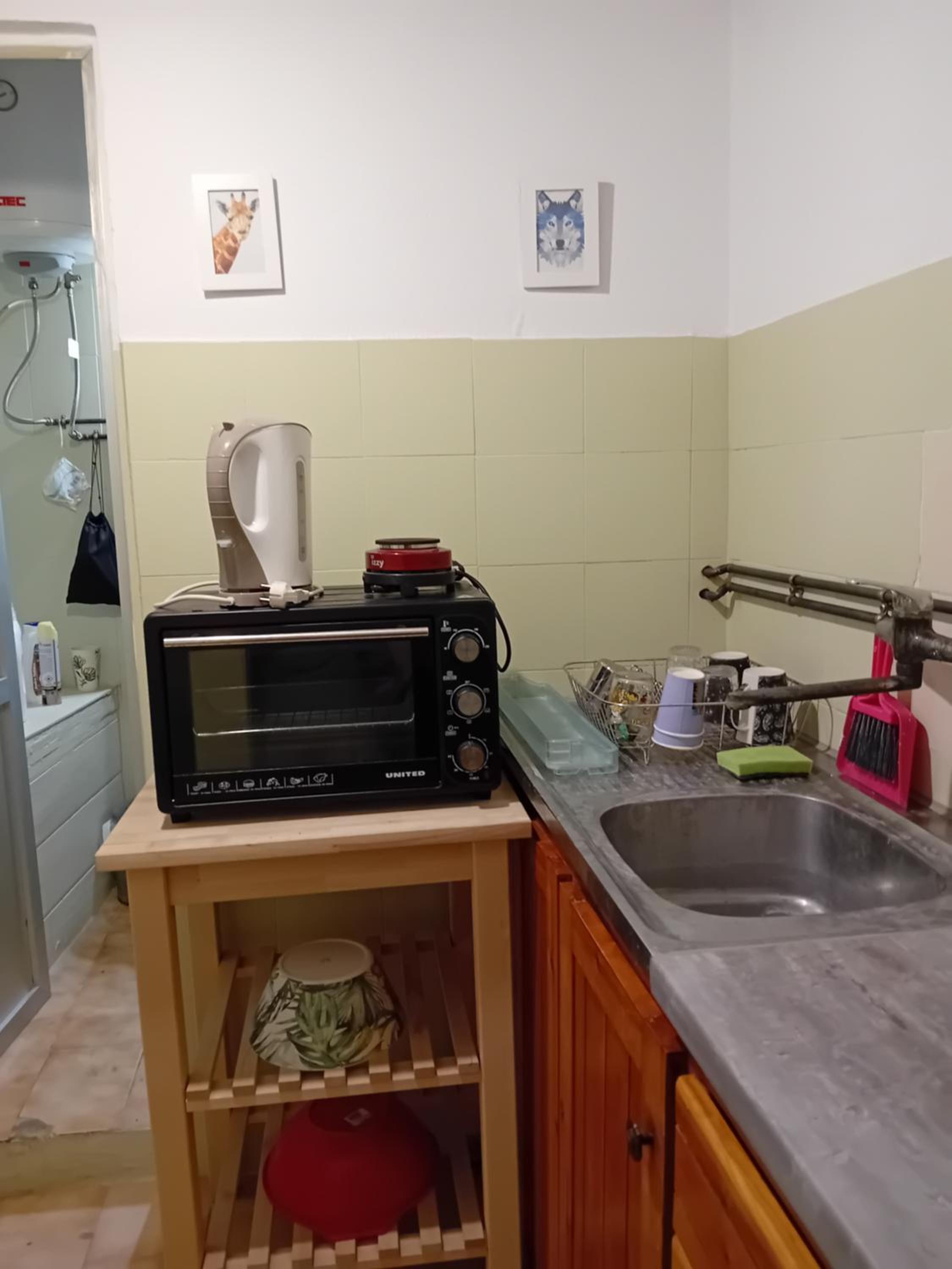 vintage and beutiful apartment in town view 3