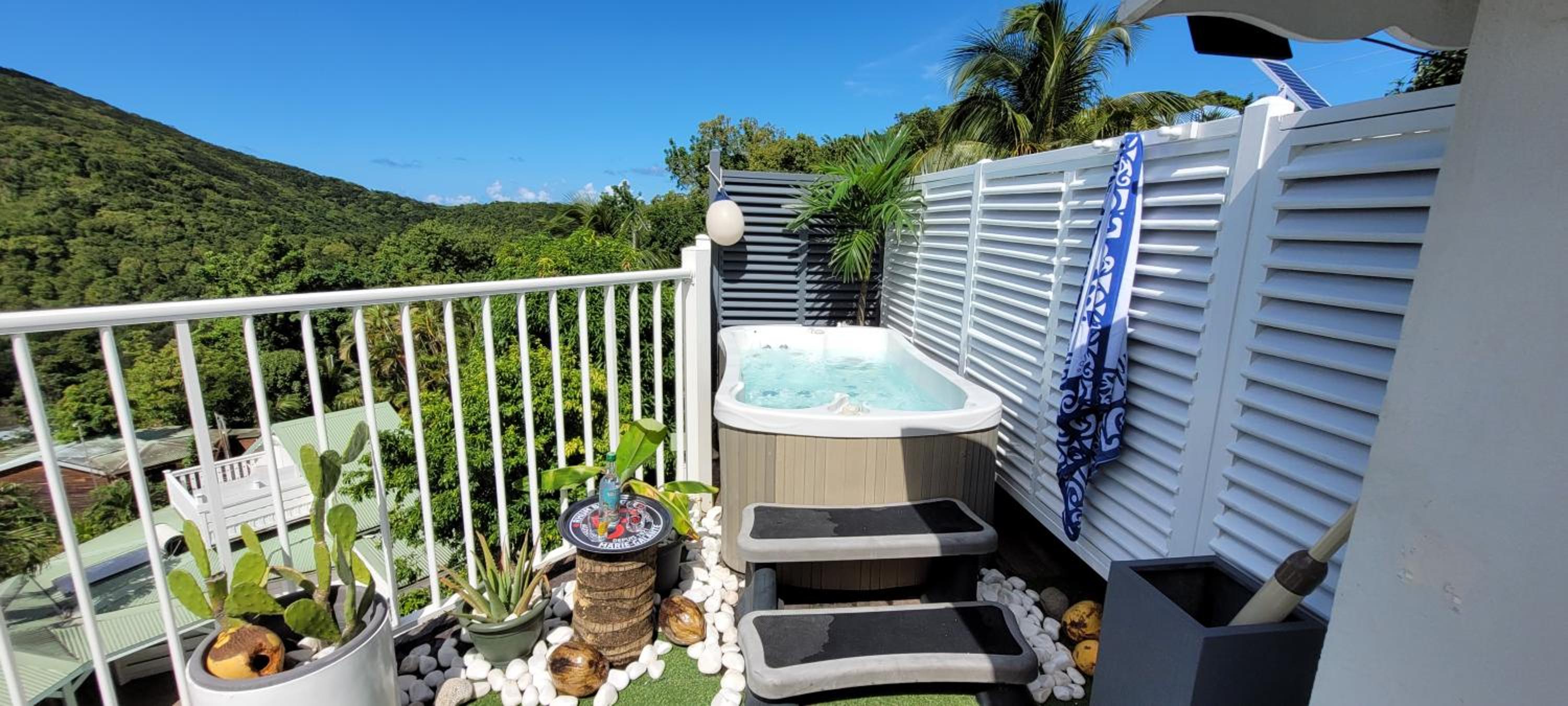 Appartement Duplex Vue Mer Jacuzzi Privé view 4