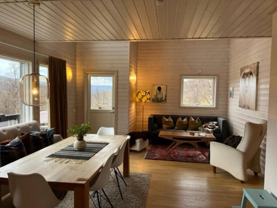 Feriehus med ti senger på Skaidi
