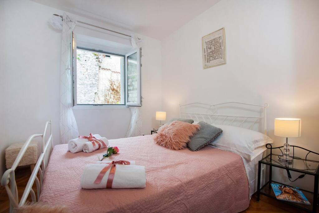 Apartment Dumaneo Art - Two Bedroom Apartment