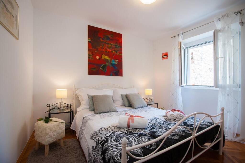 Apartment Dumaneo Art - Two Bedroom Apartment
