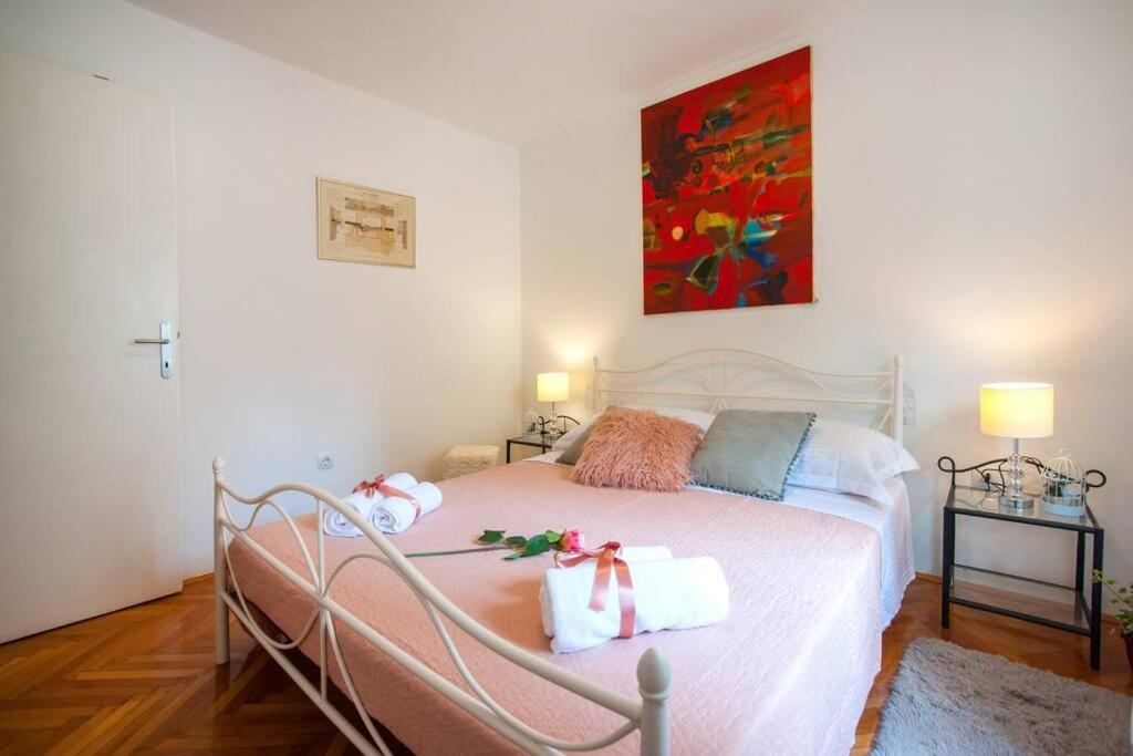 Apartment Dumaneo Art - Two Bedroom Apartment