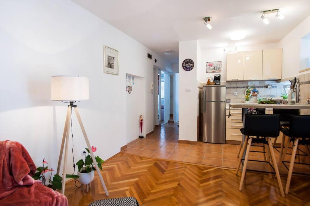 Apartment Dumaneo Art - Two Bedroom Apartment