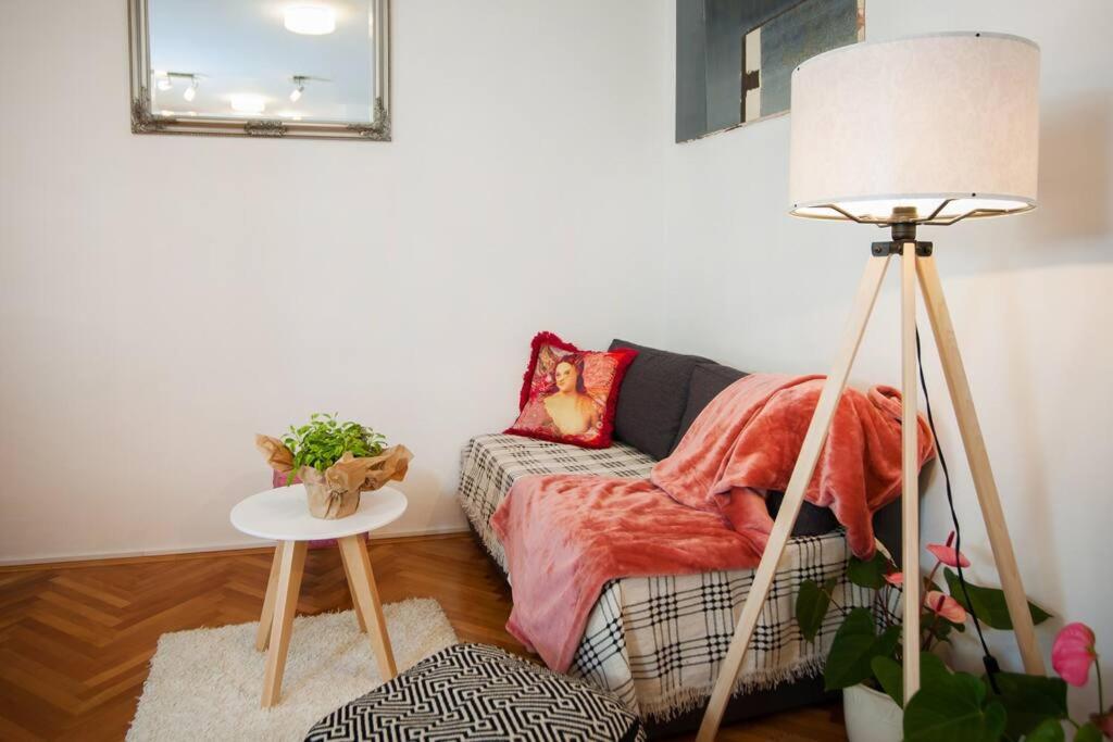 Apartment Dumaneo Art - Two Bedroom Apartment