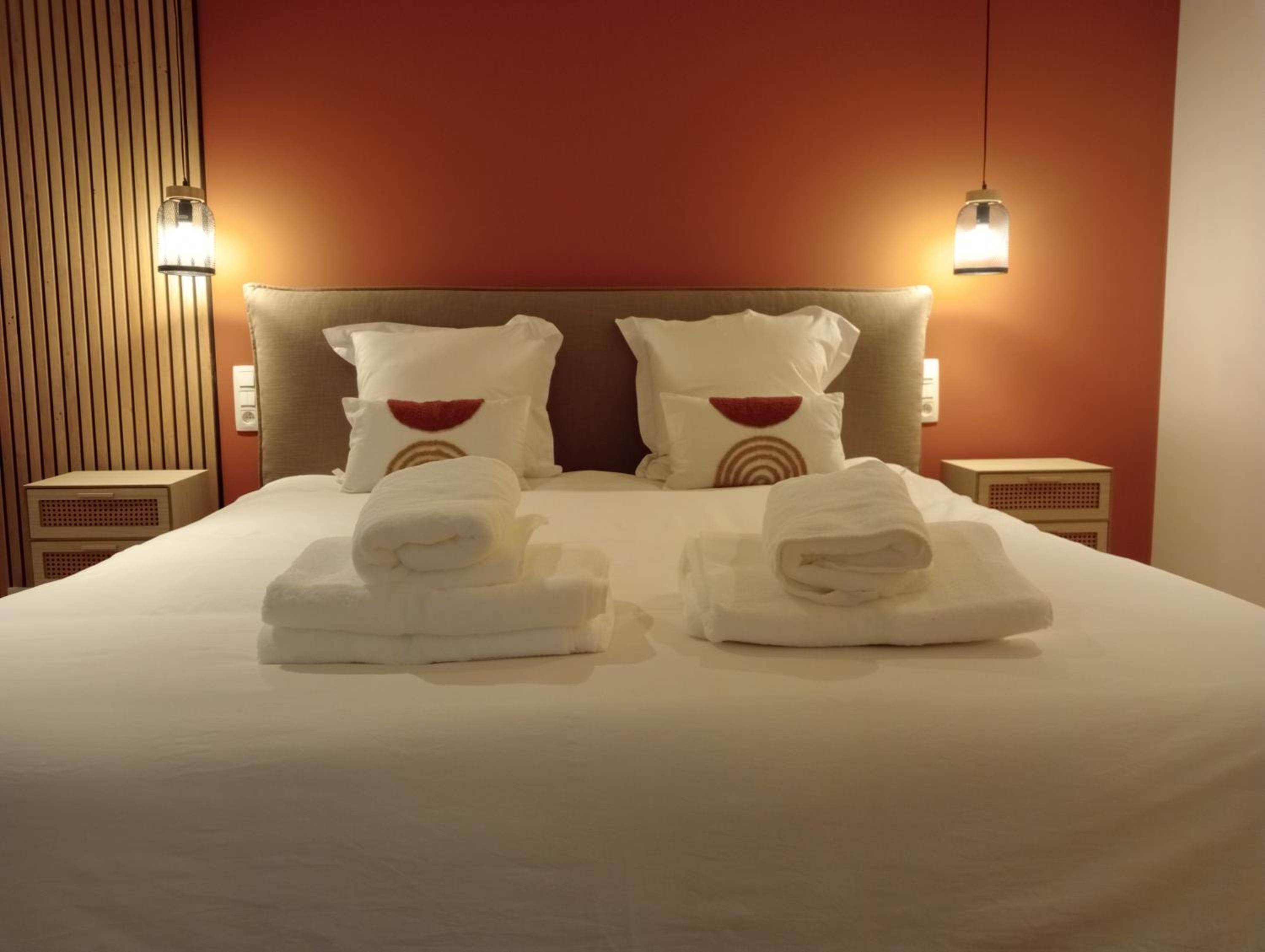 Dionbulles & Dionlodge Guesthouse, Private Wellness with pool in option