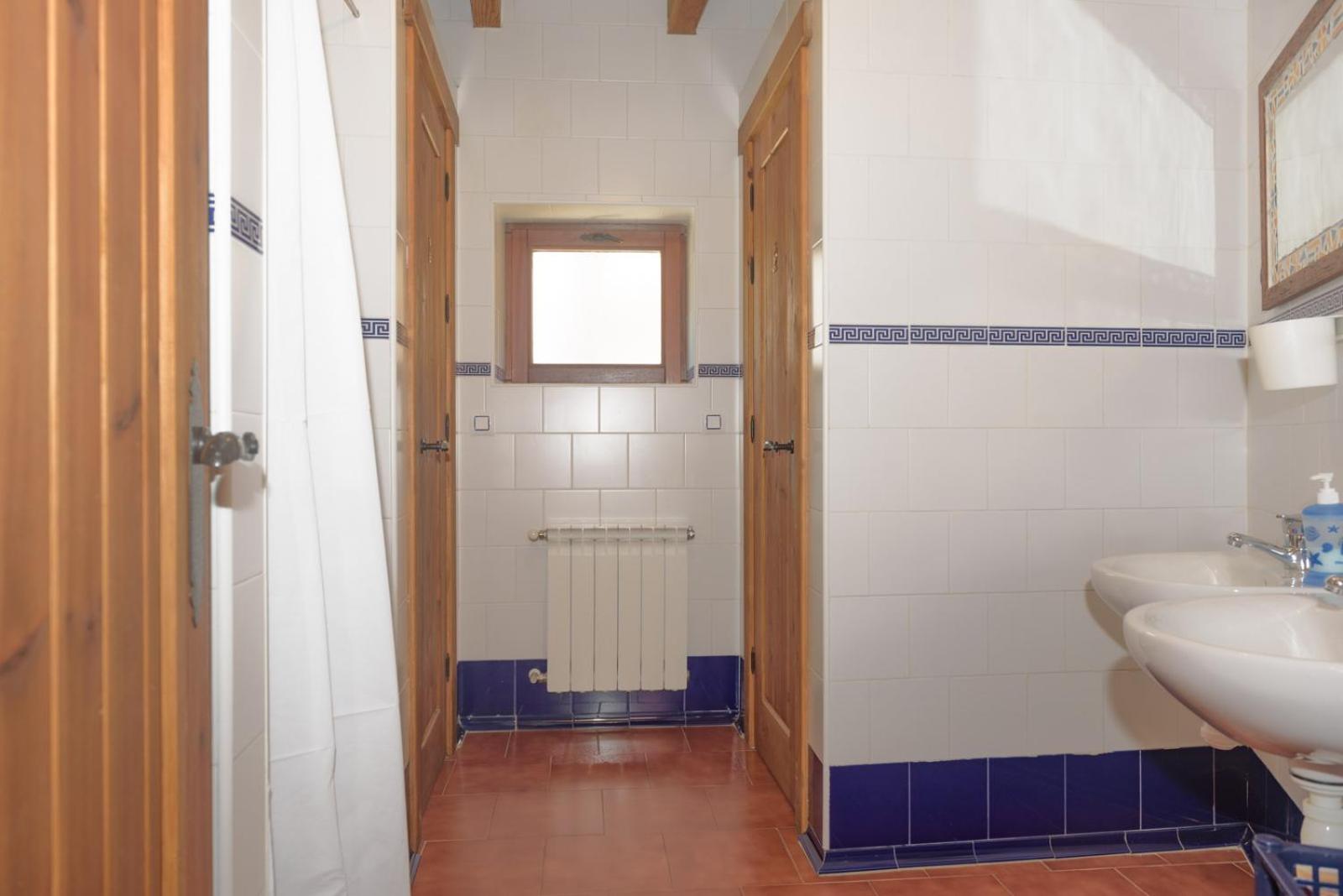 Conjunto Rural la Tejedora. Albergue y estudios familiares.