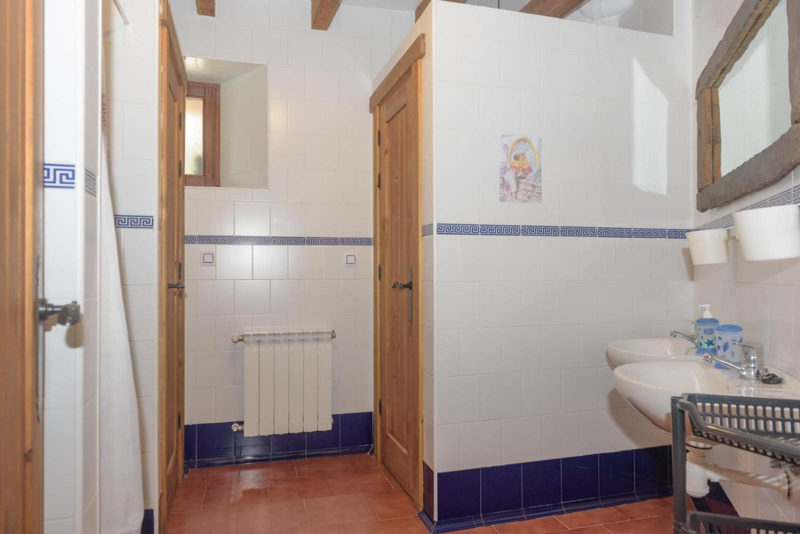 Conjunto Rural la Tejedora. Albergue y estudios familiares.