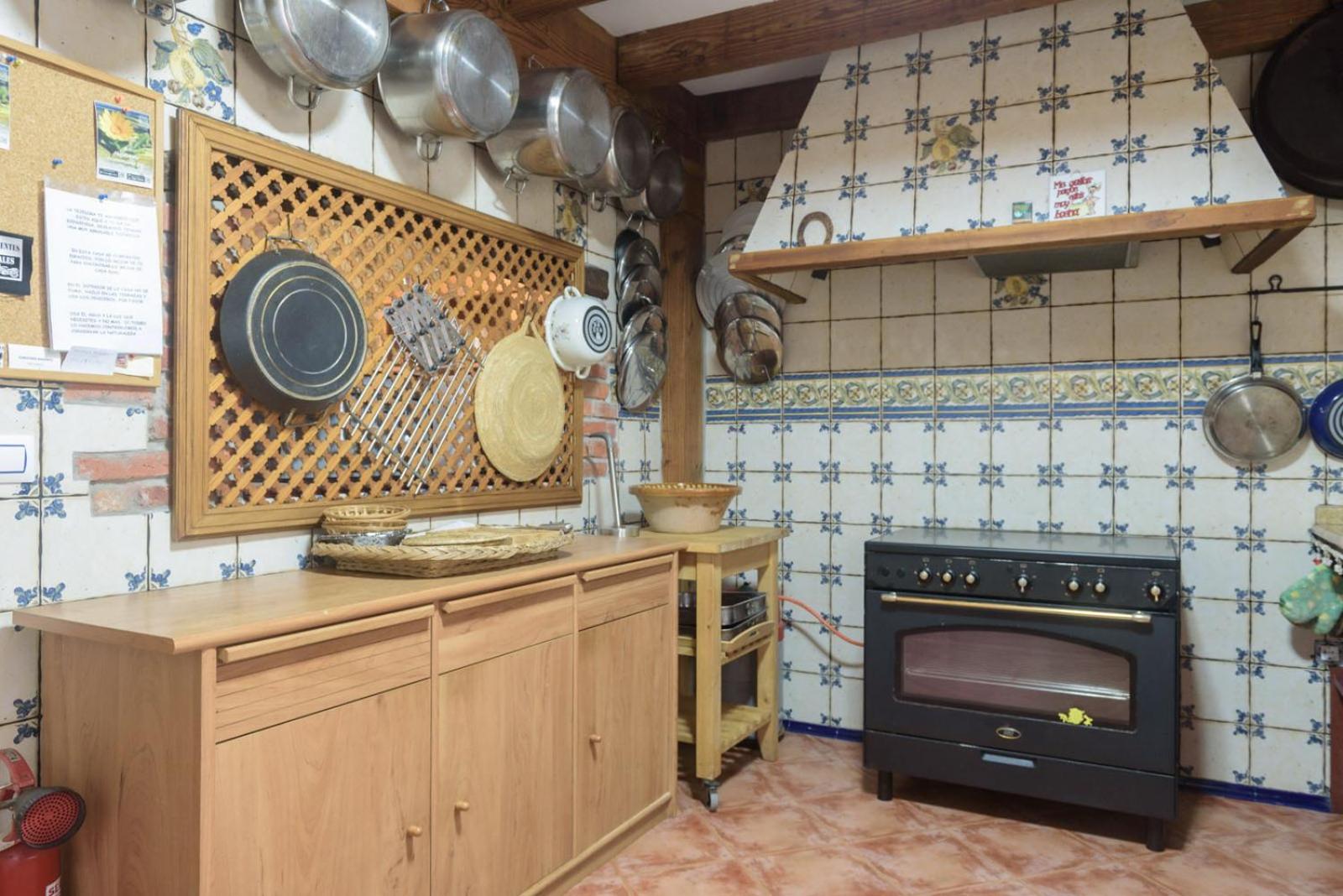 Conjunto Rural la Tejedora. Albergue y estudios familiares.