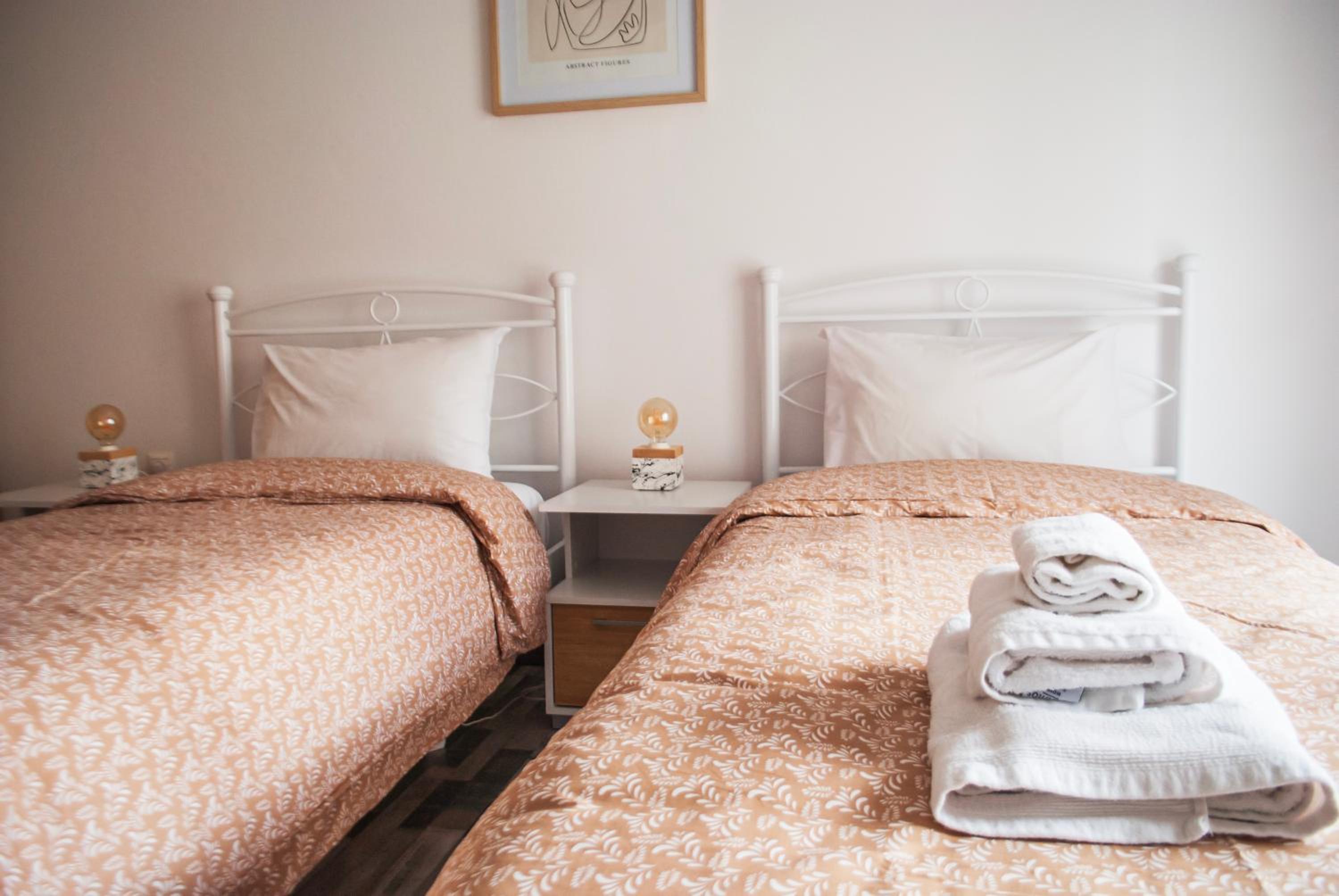 Your Athens Getaway: Stylish Apt in Athens