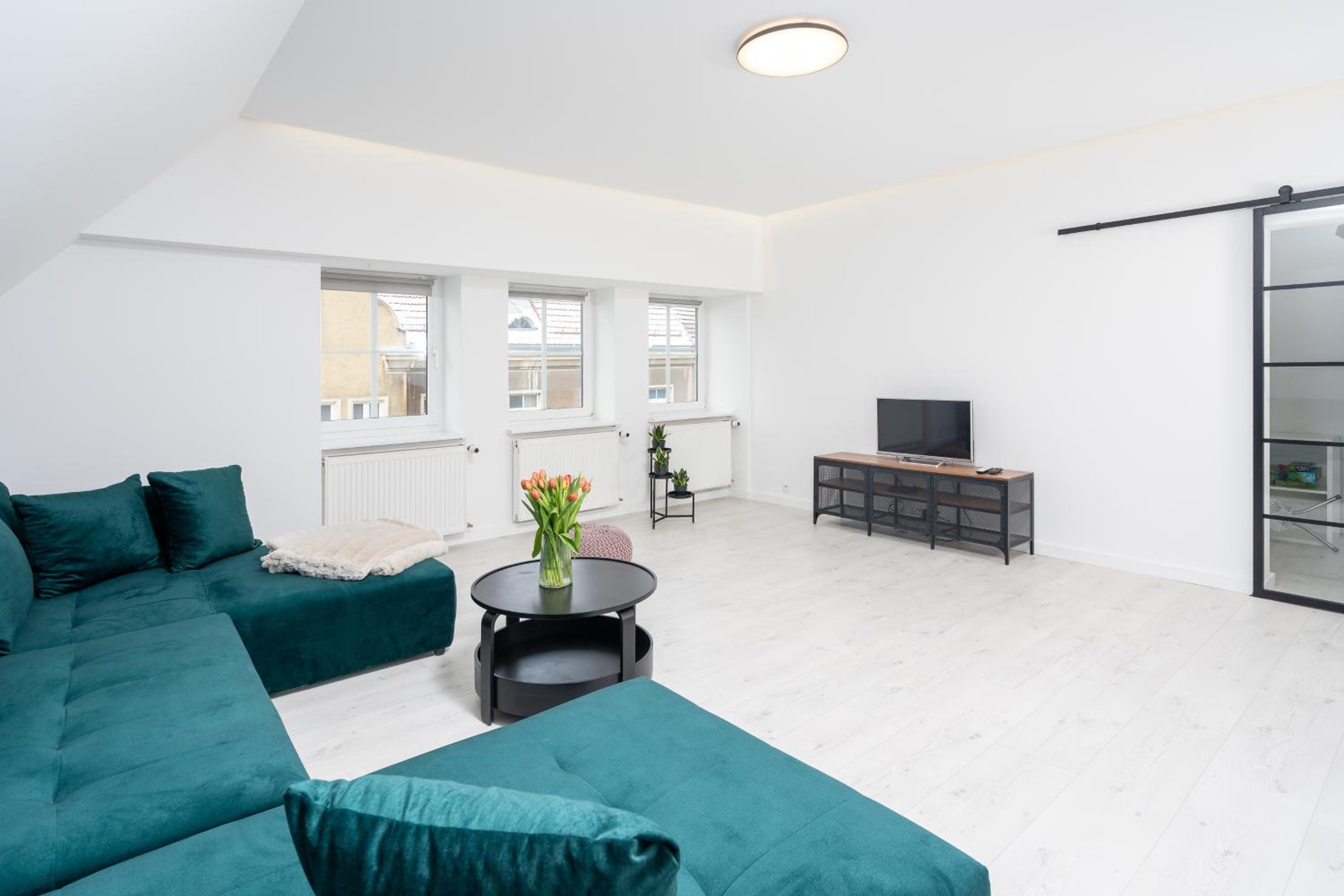 Apartament z widokiem na Rynek Starego Miasta by RENT4YOU