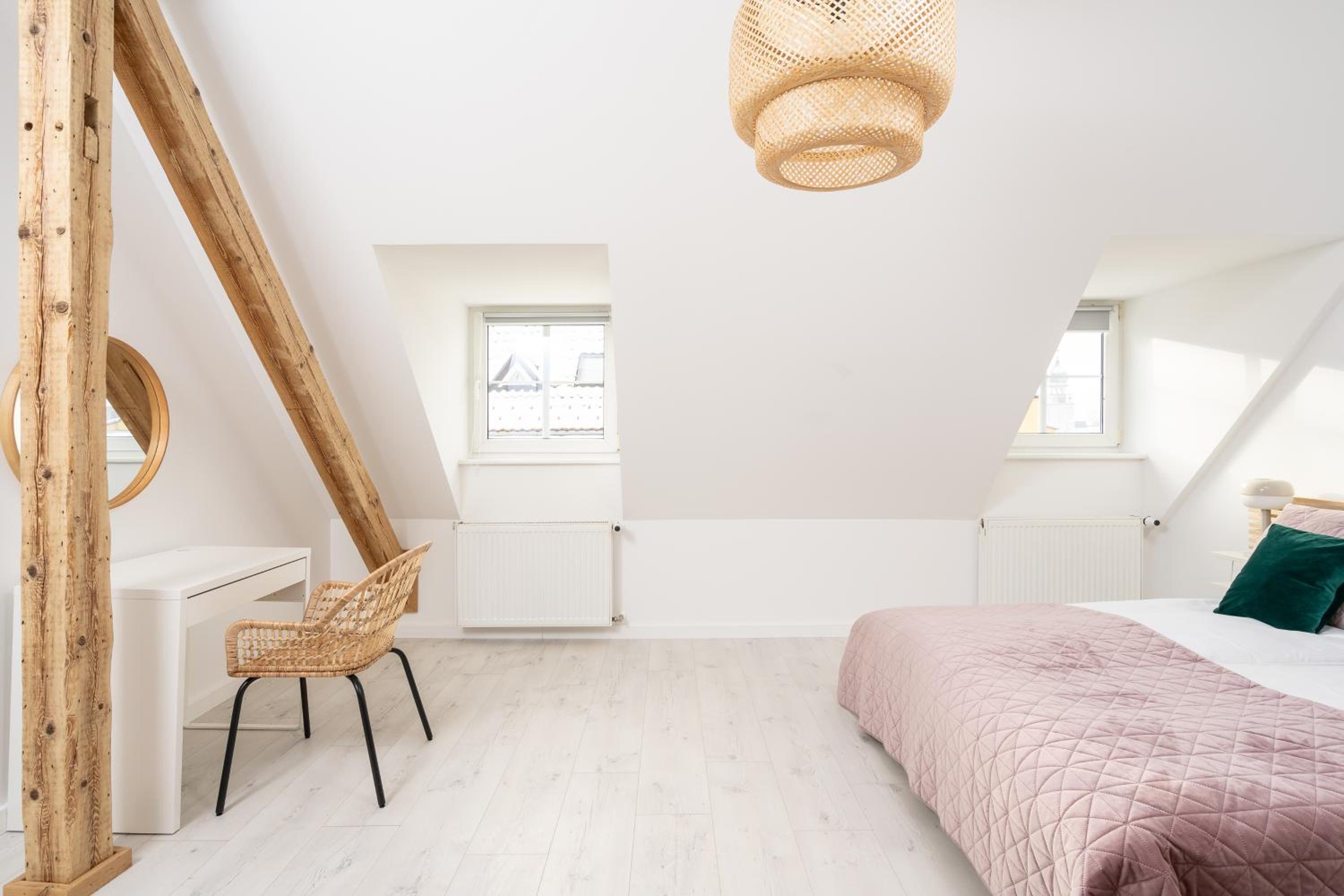 Apartament z widokiem na Rynek Starego Miasta by RENT4YOU