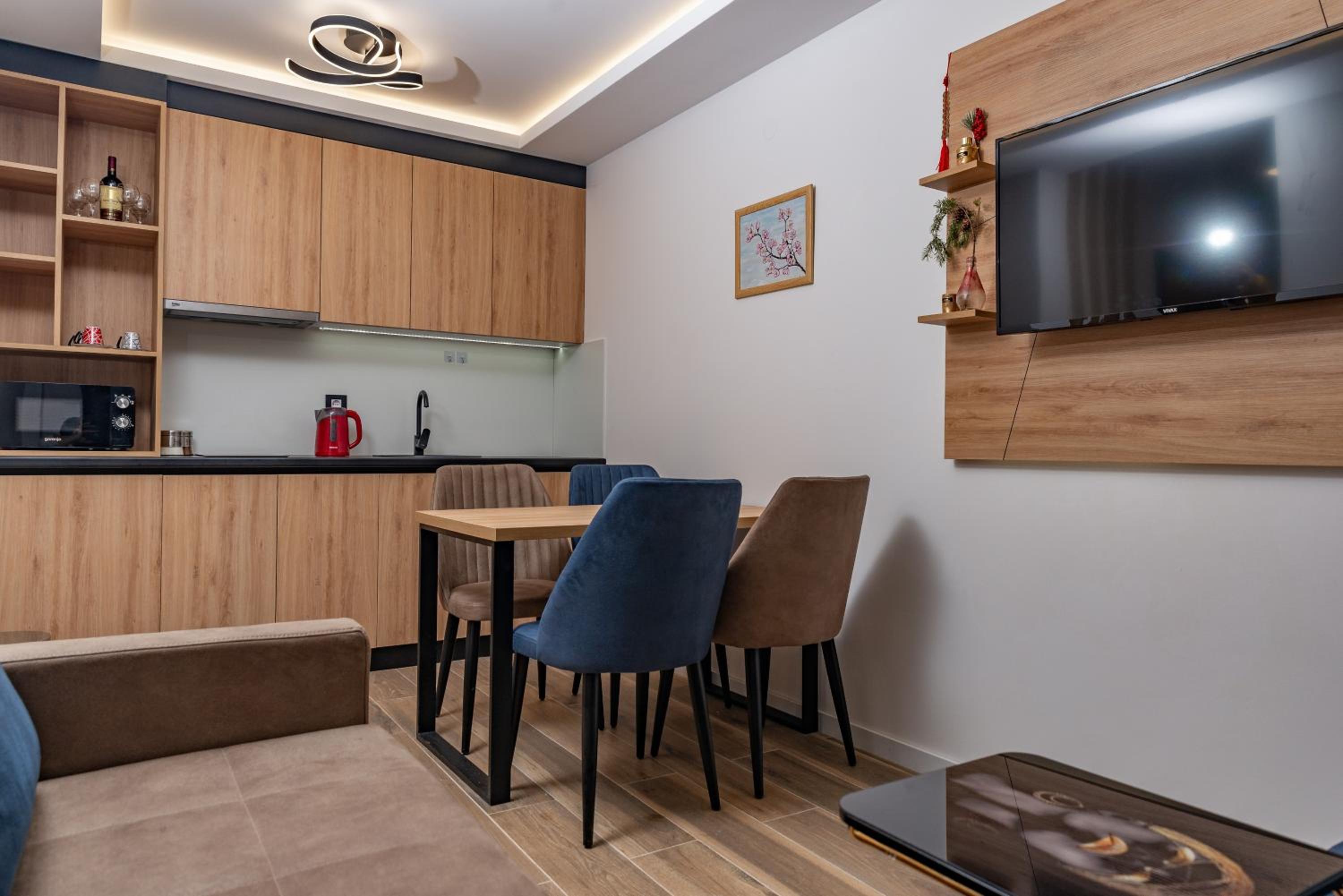 Sky Lux Apartments