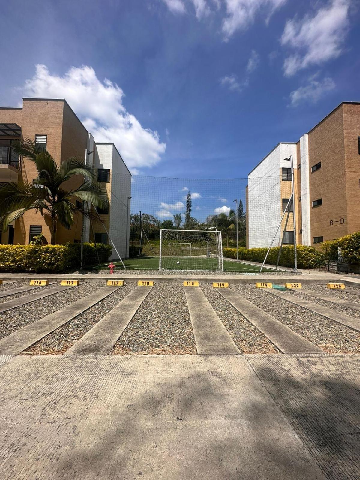 Casa Campestre 3 Piscinas Tobogán y Zonas Verdes Cerca al Parque del Café