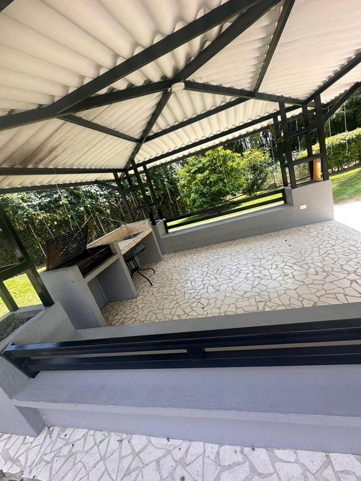 Casa Campestre 3 Piscinas Tobogán y Zonas Verdes Cerca al Parque del Café