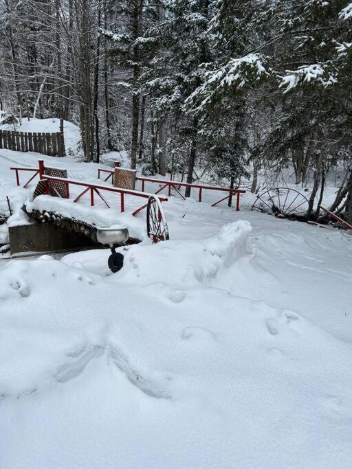 Chalet chaleureux avec spa près de Mont-Tremblant