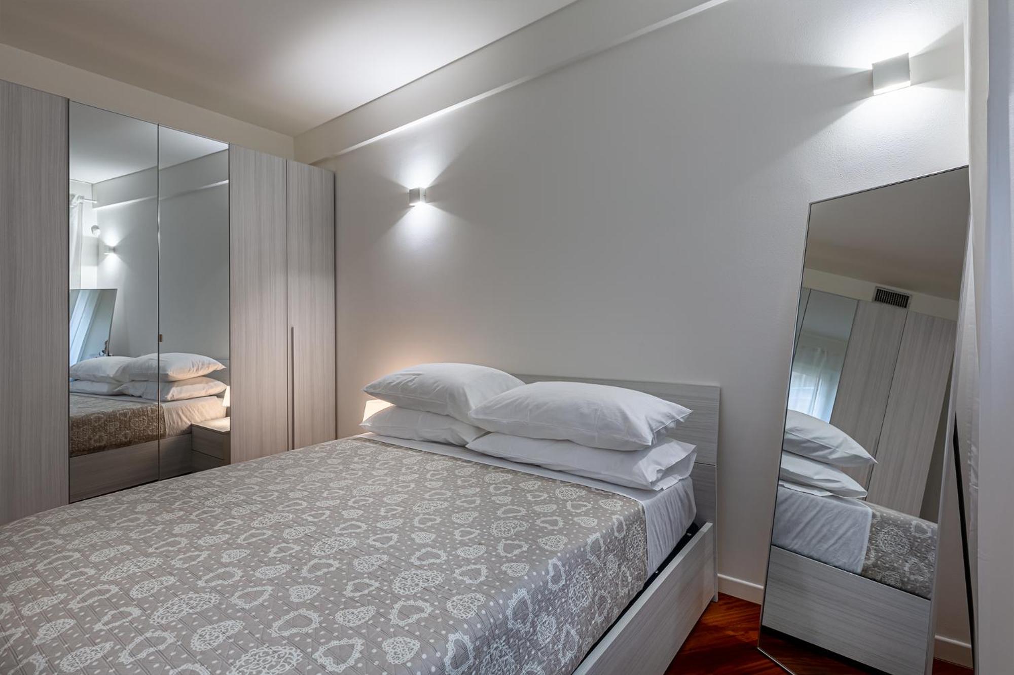 [Central/Garibaldi] Luxurious two-room apartment.