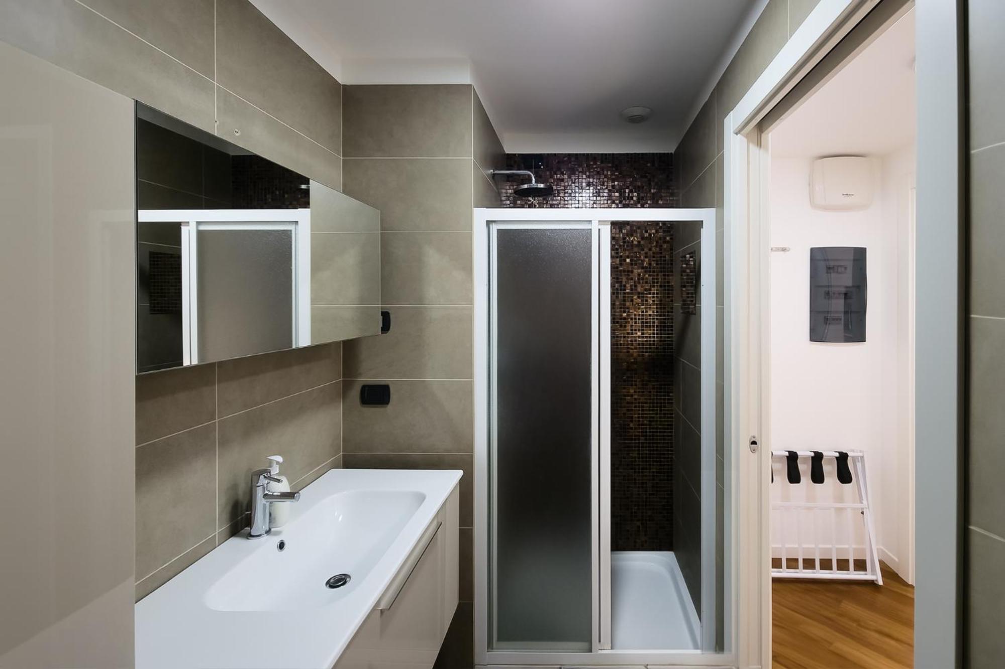 [Central/Garibaldi] Luxurious two-room apartment.