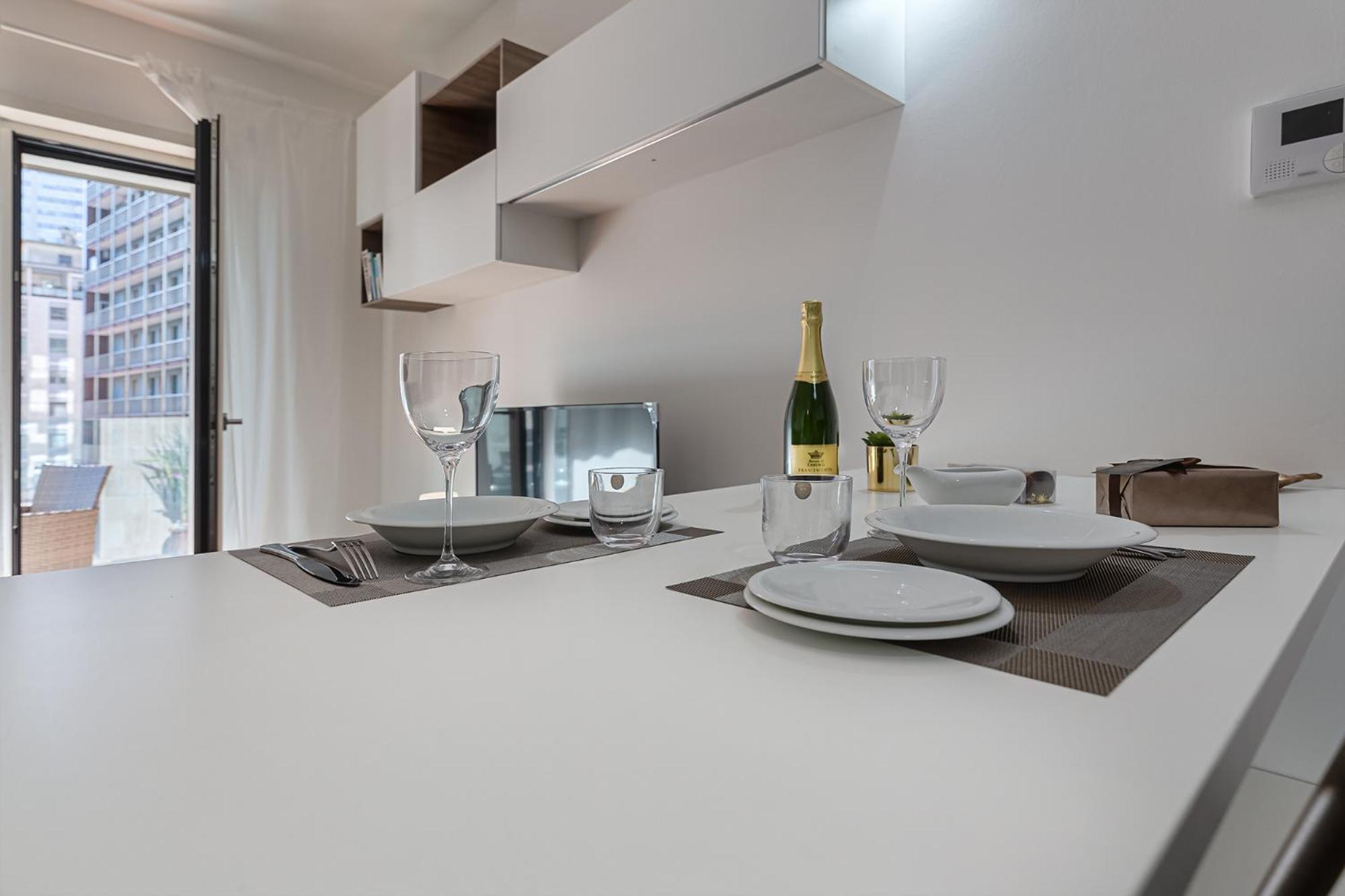 [Central/Garibaldi] Luxurious two-room apartment.