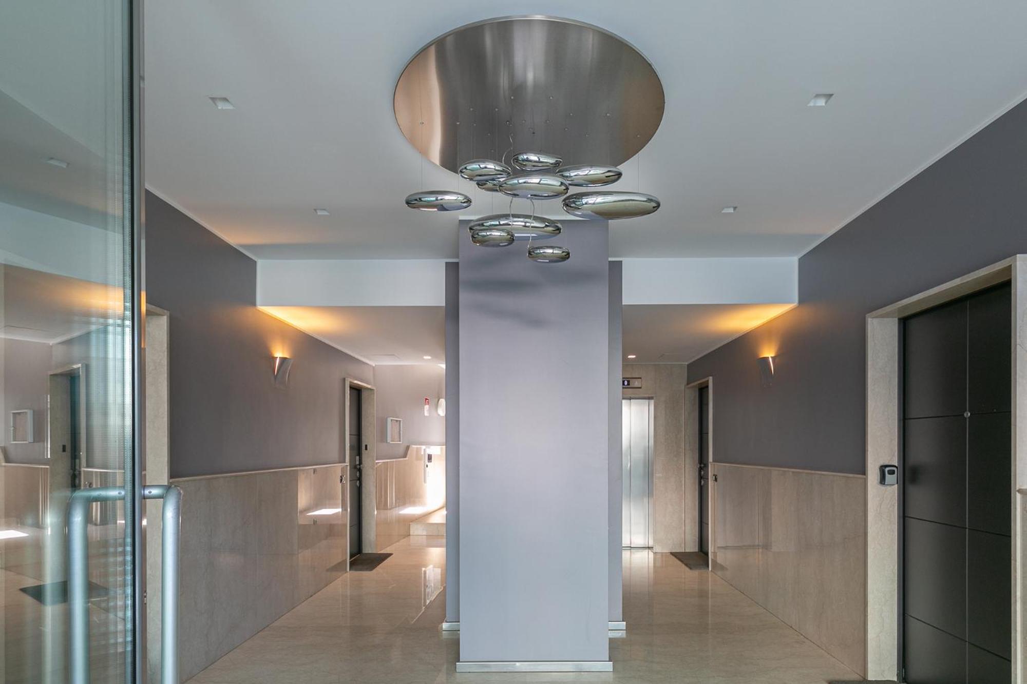 [Central/Garibaldi] Luxurious two-room apartment.