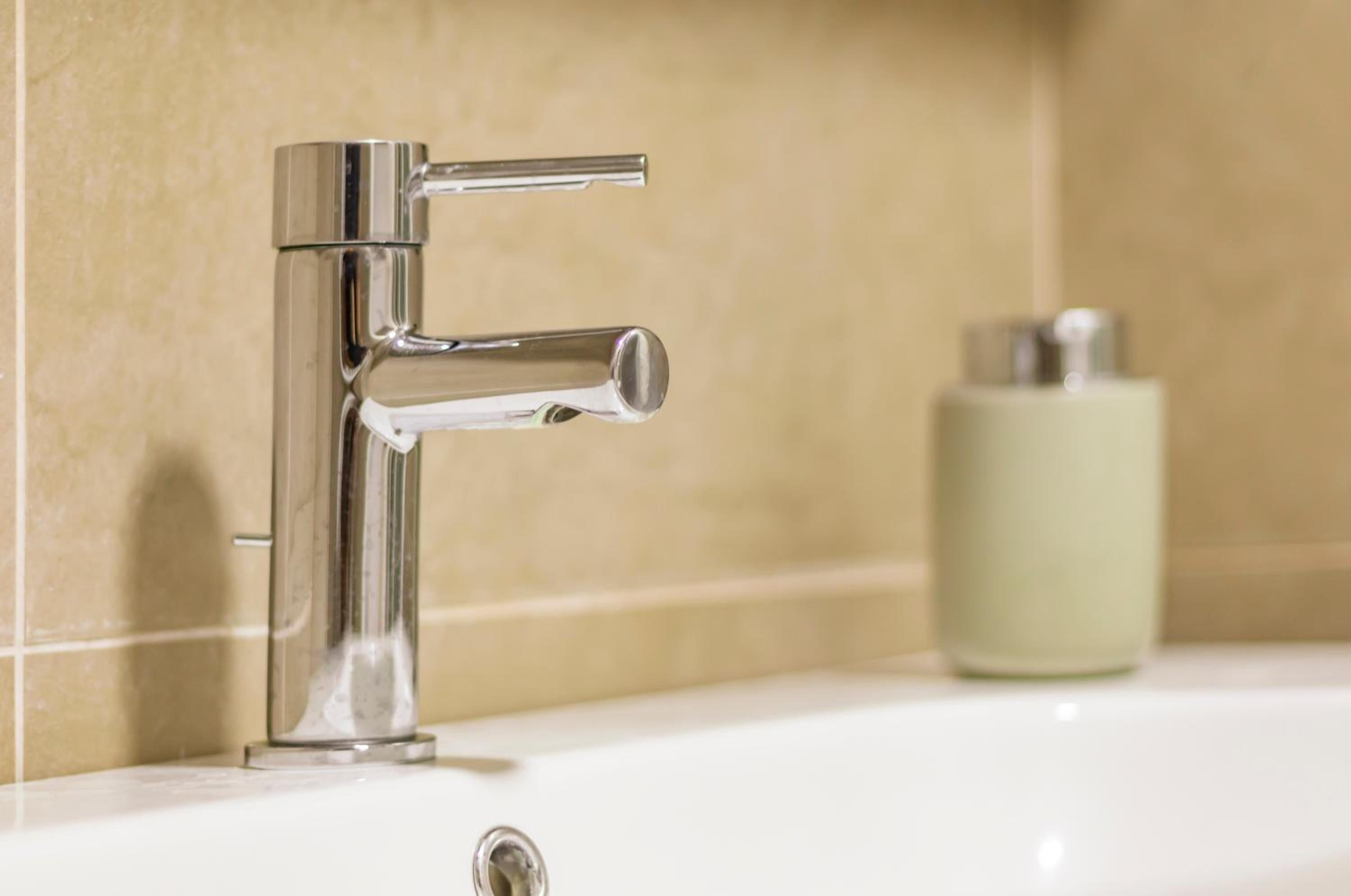 [Central/Garibaldi] Luxurious two-room apartment.
