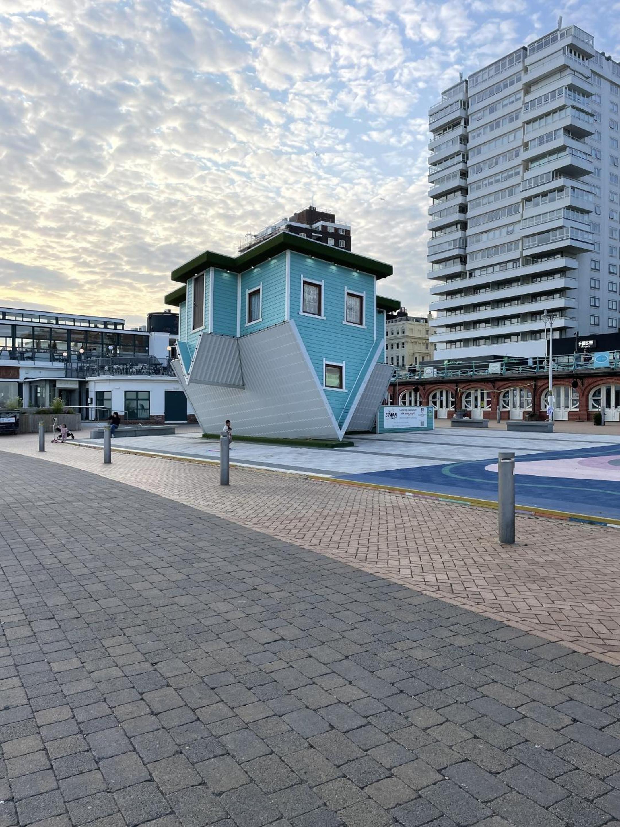 Brighton, Central 2 Bedroom Apartment view 5