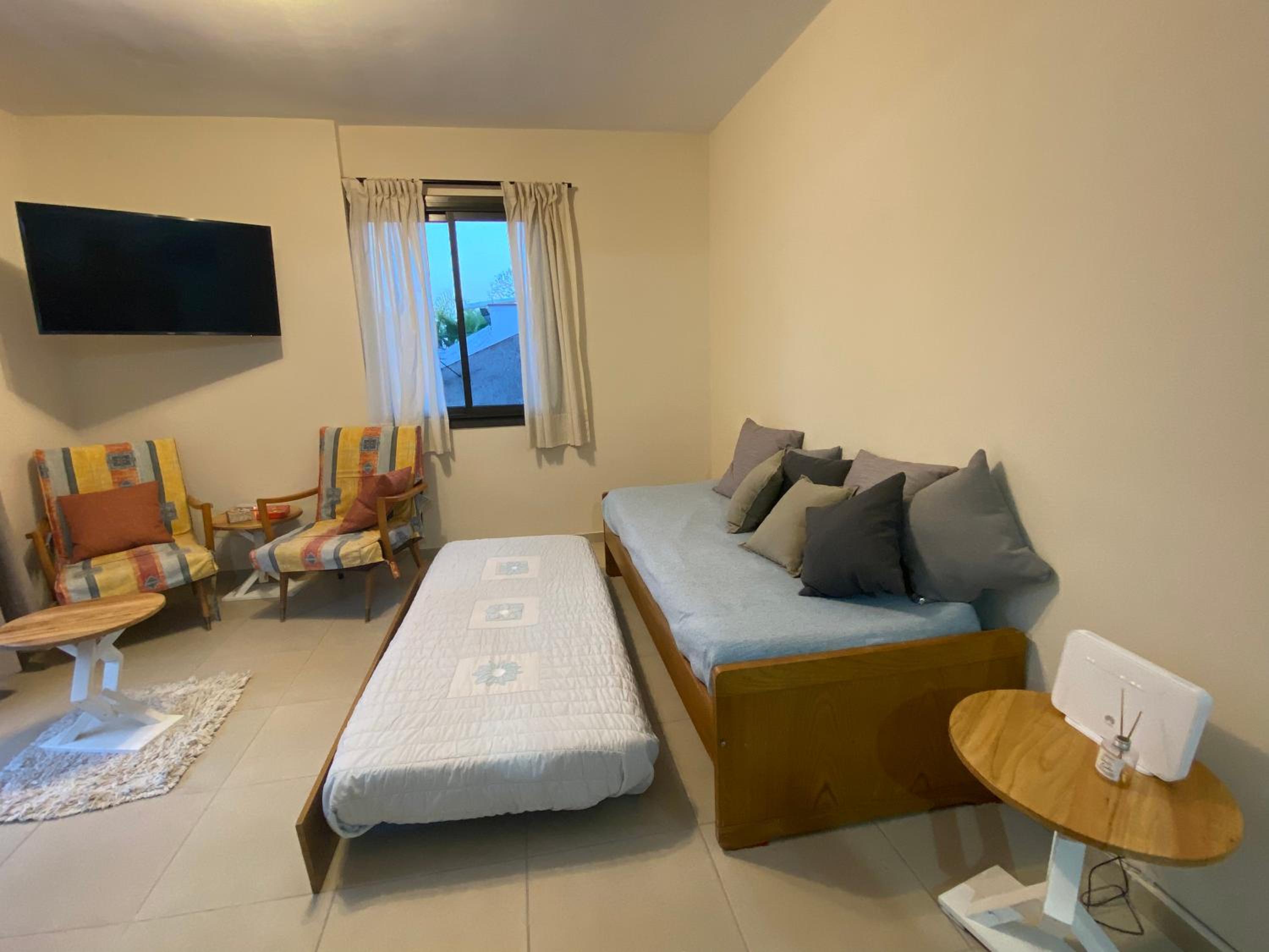 Moderno y nuevo apartamento con cochera en el centro