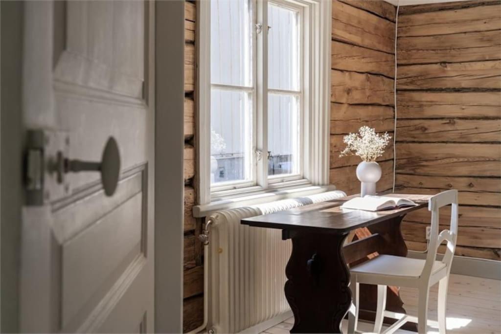 Prästgården i lantlig miljö med fyra sovrum, dusch, kök och vardagsrum view 4