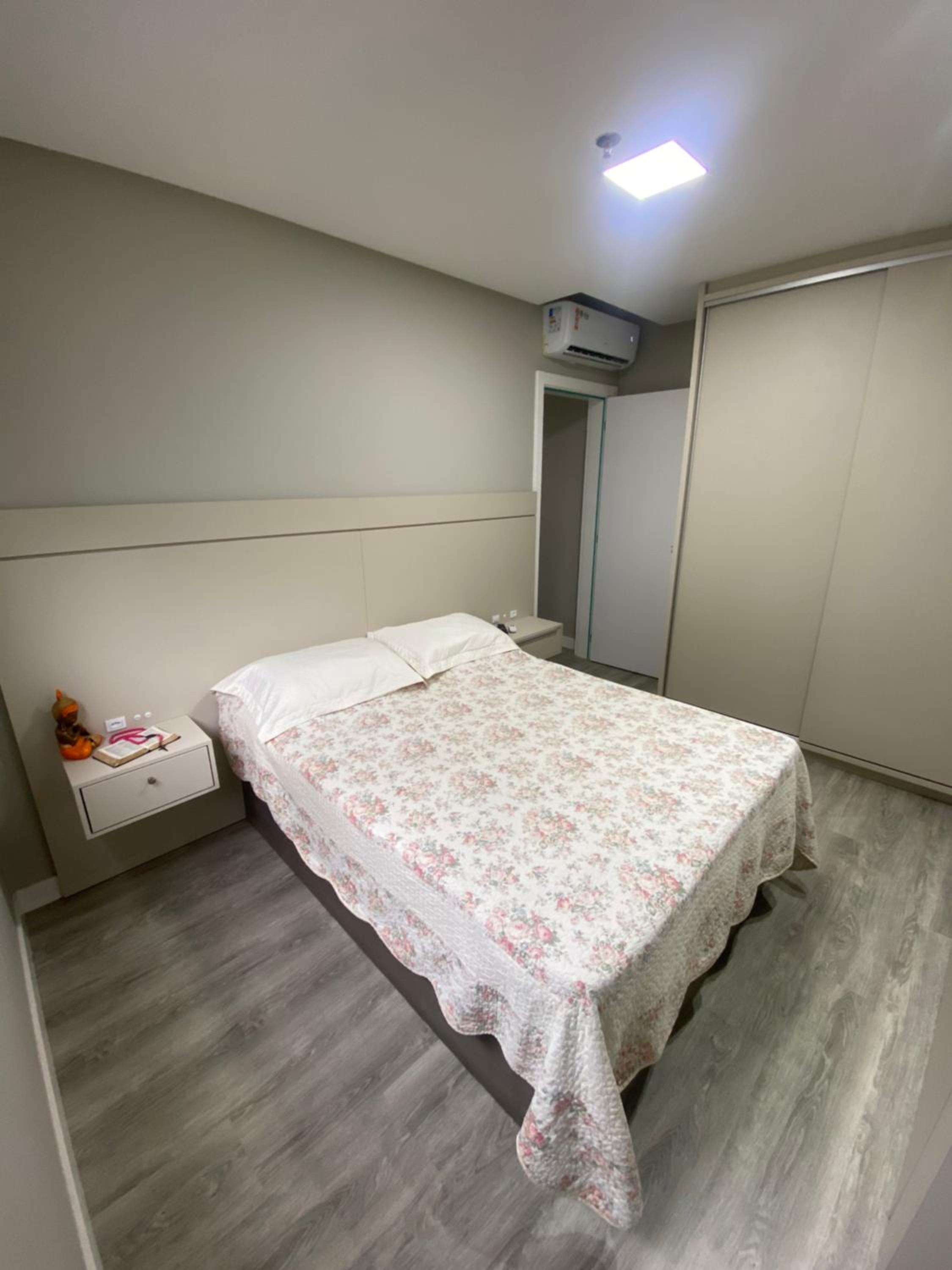 Flat padrão Hotel na Meia Praia