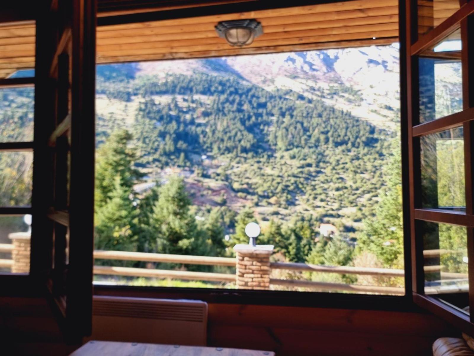 ''Nest'' The Wooden Suite by Ski Alure