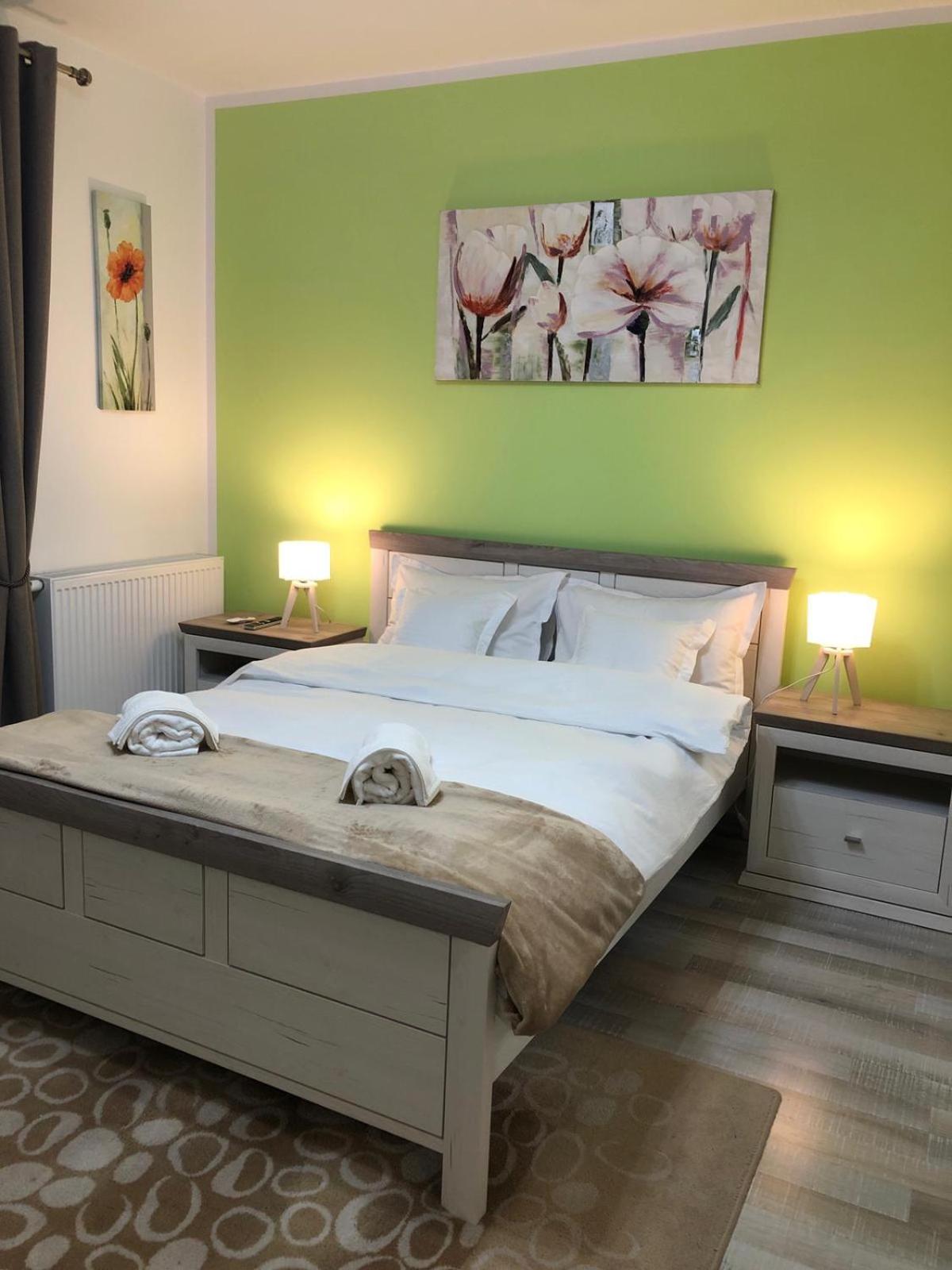 Maya Green Residence en Sibiu — hotel room