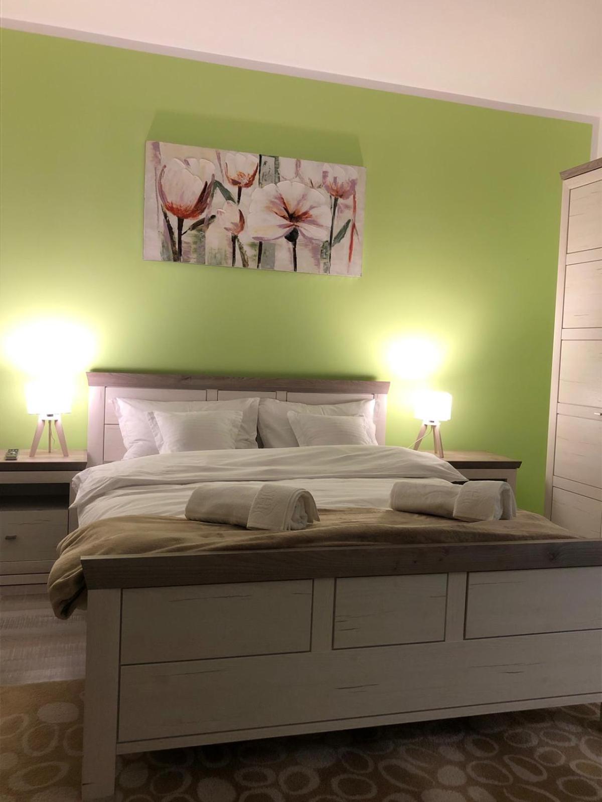 Maya Green Residence en Sibiu — hotel room