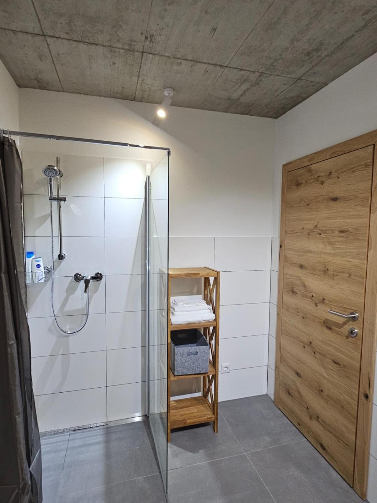 Hoch2 Apartment - Modern, komfortabel & 24h Self-Check-in mit Parkplatz