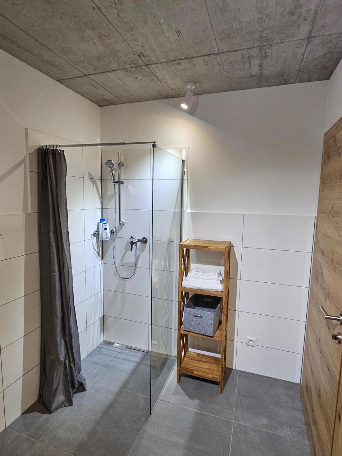 Hoch2 Apartment - Modern, komfortabel & 24h Self-Check-in mit Parkplatz