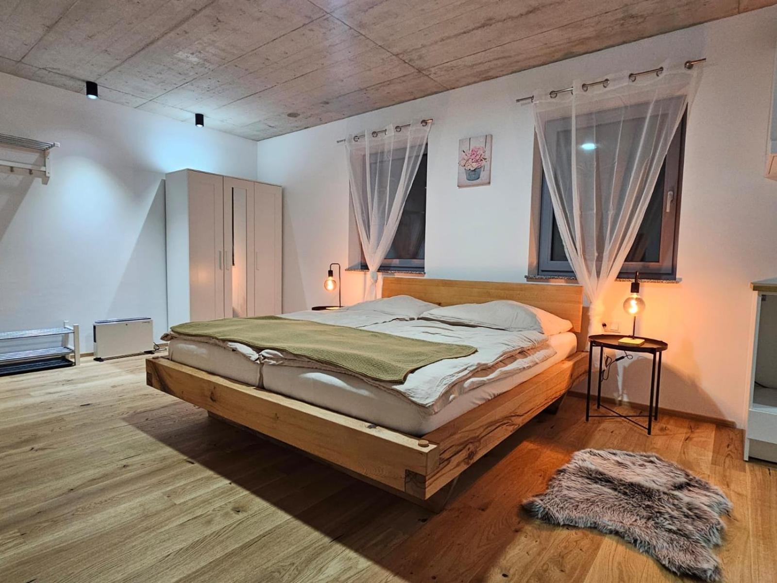 Hoch2 Apartment - Modern, komfortabel & 24h Self-Check-in mit Parkplatz