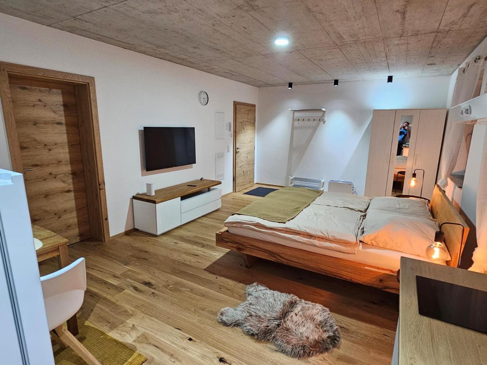 Hoch2 Apartment - Modern, komfortabel & 24h Self-Check-in mit Parkplatz