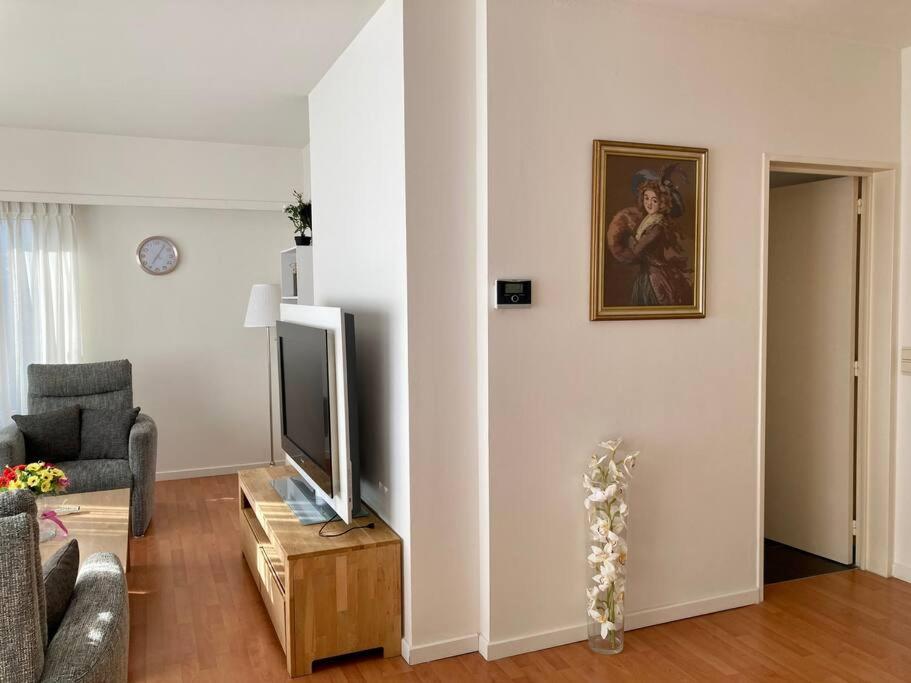 Charming Sunny 100m2 Entire Apartment with 2 bedrooms