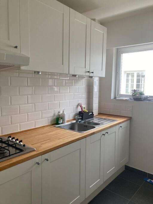 Charming Sunny 100m2 Entire Apartment with 2 bedrooms