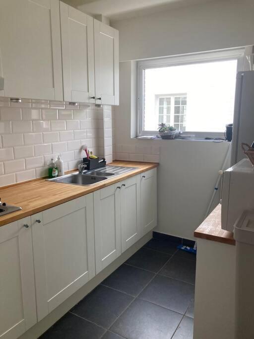 Charming Sunny 100m2 Entire Apartment with 2 bedrooms