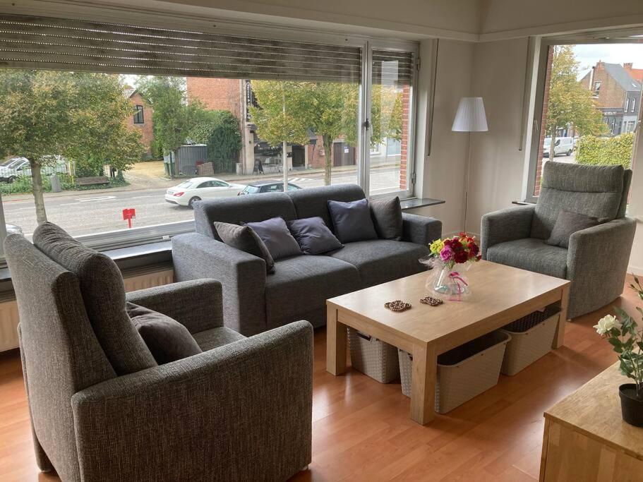 Charming Sunny 100m2 Entire Apartment with 2 bedrooms