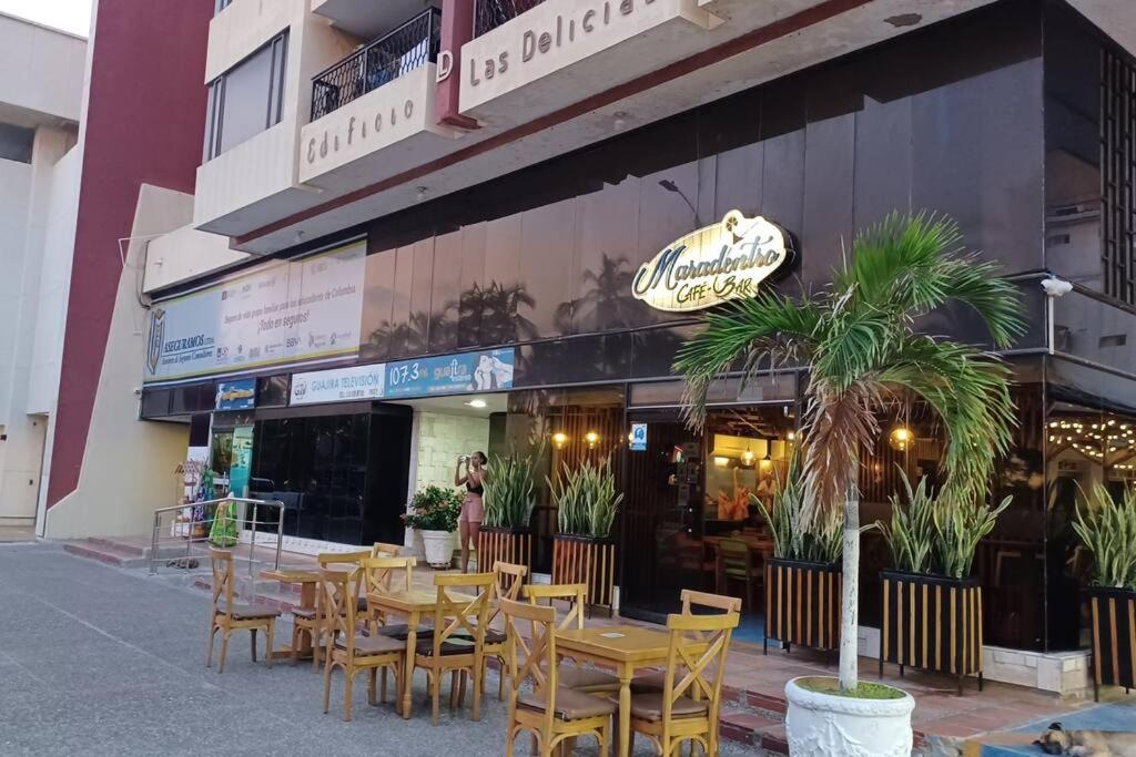 Riohacha amplio e iluminado apartamento en la mejor zona muy seguro balcón al MAR