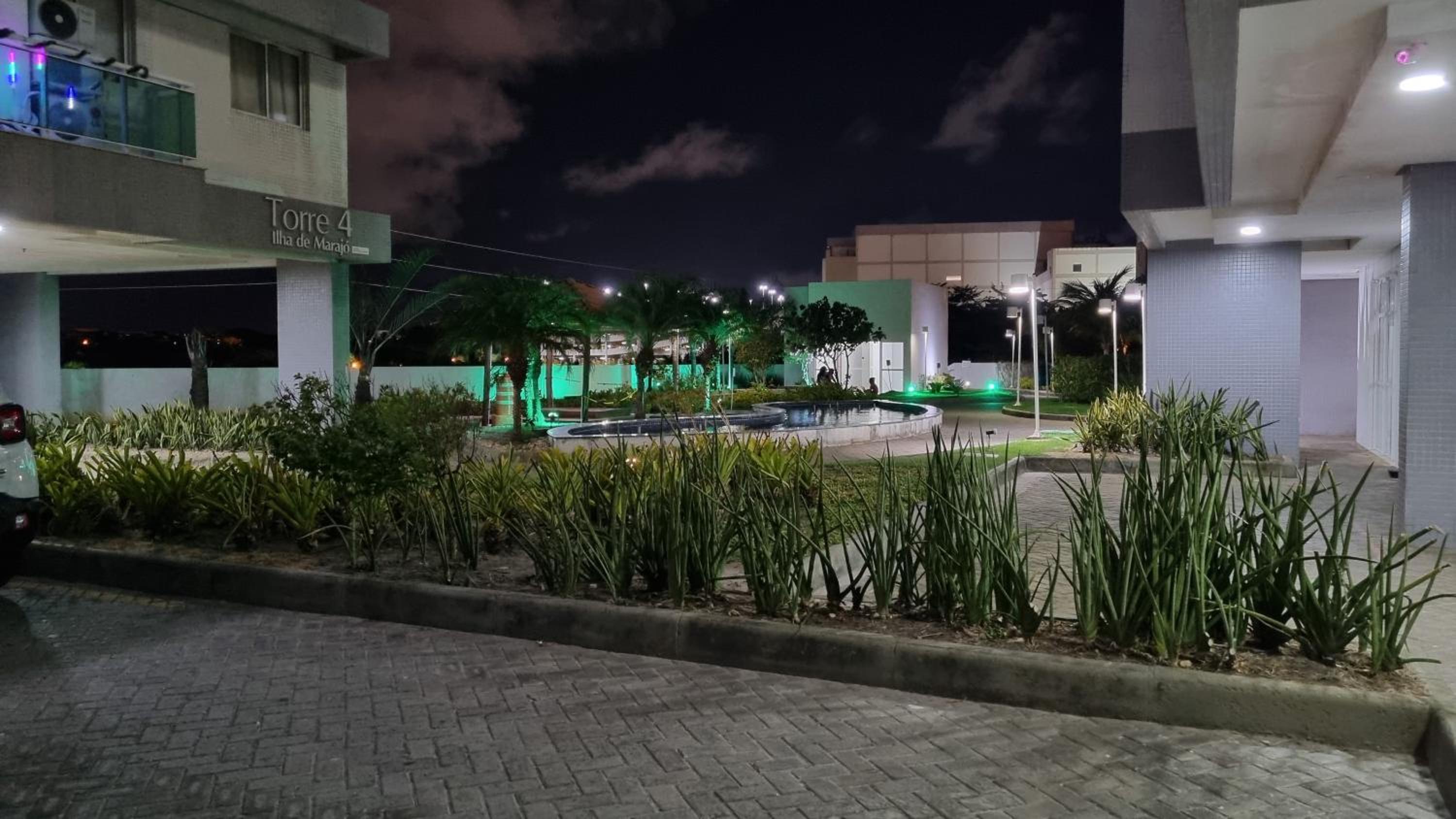 Apartamento novo ao lado do shopping da ilha