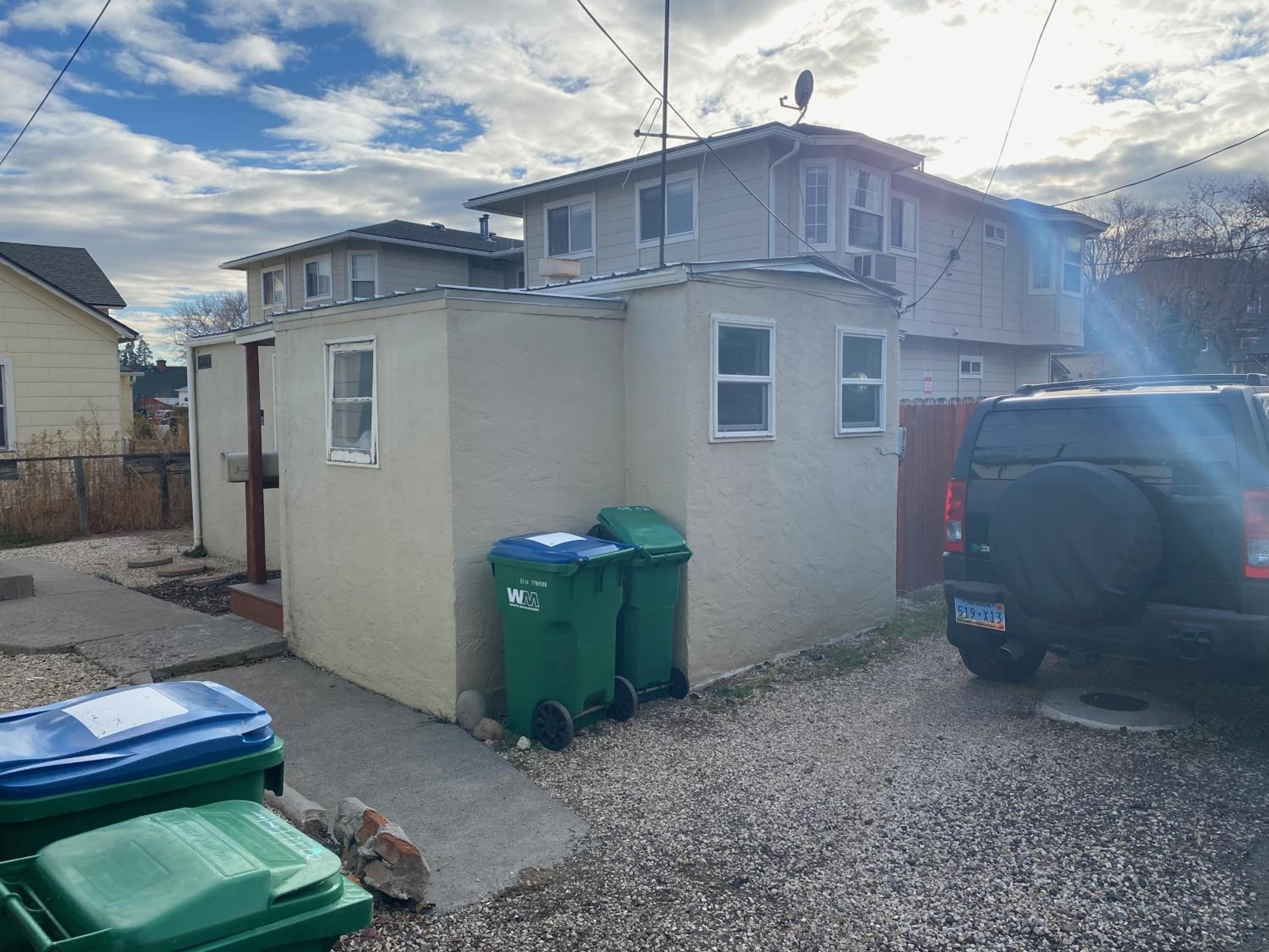 Midtown Charm: 1BR Urban Pad view 3