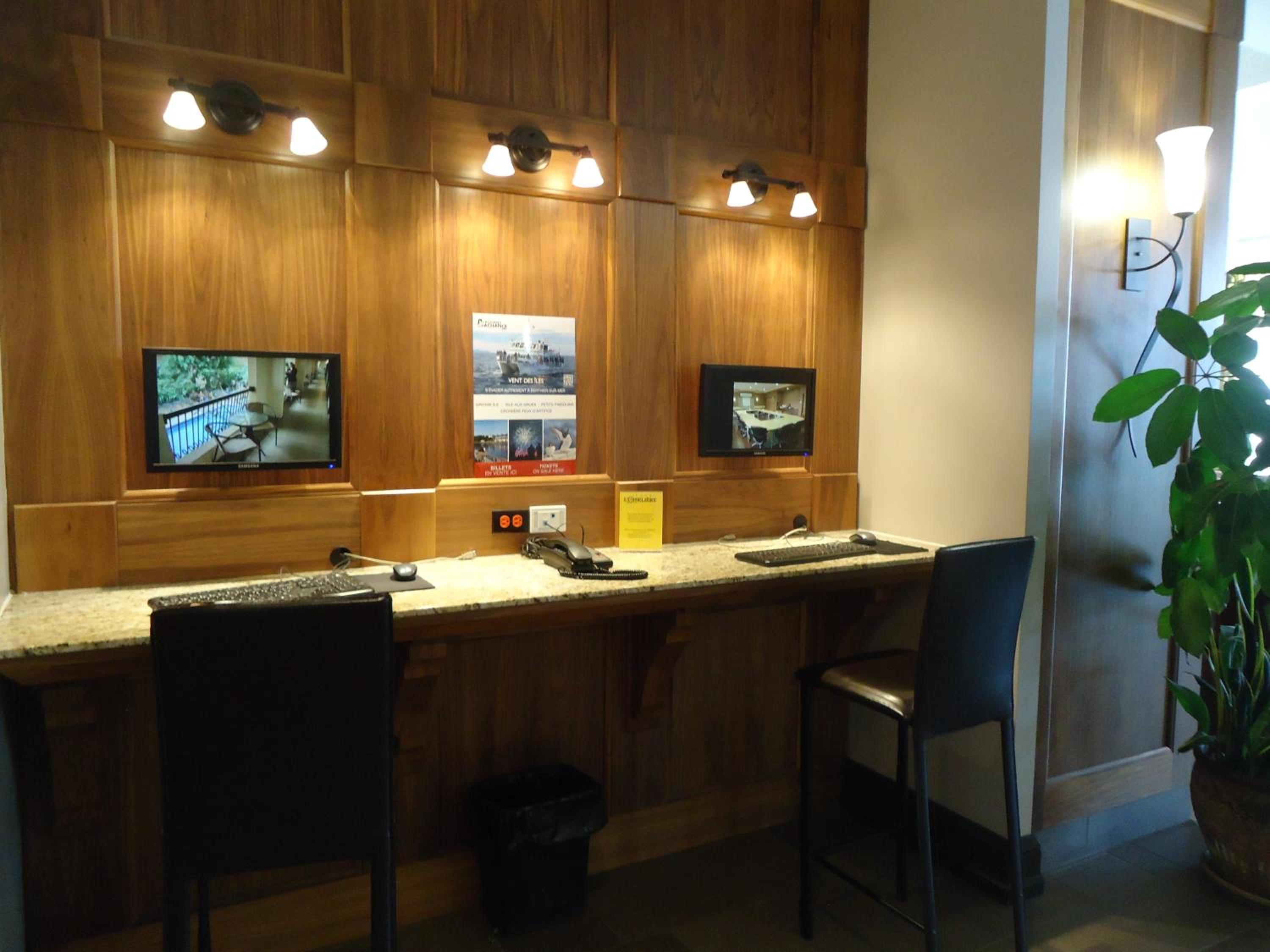 Levis Vacations - Hotel L'Oie des neiges - Property Image 64