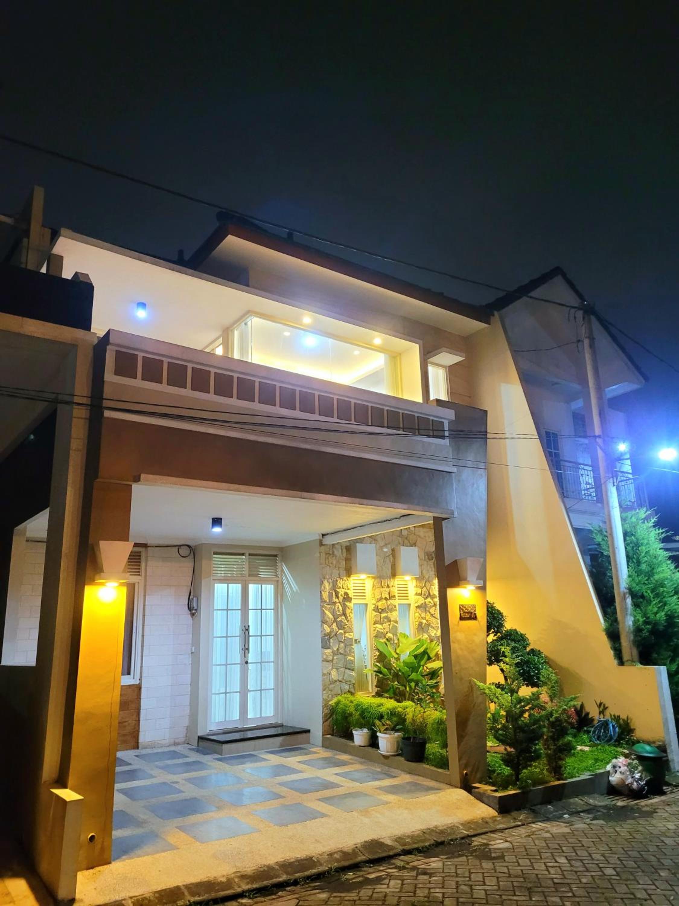 MG'S Villa view 3