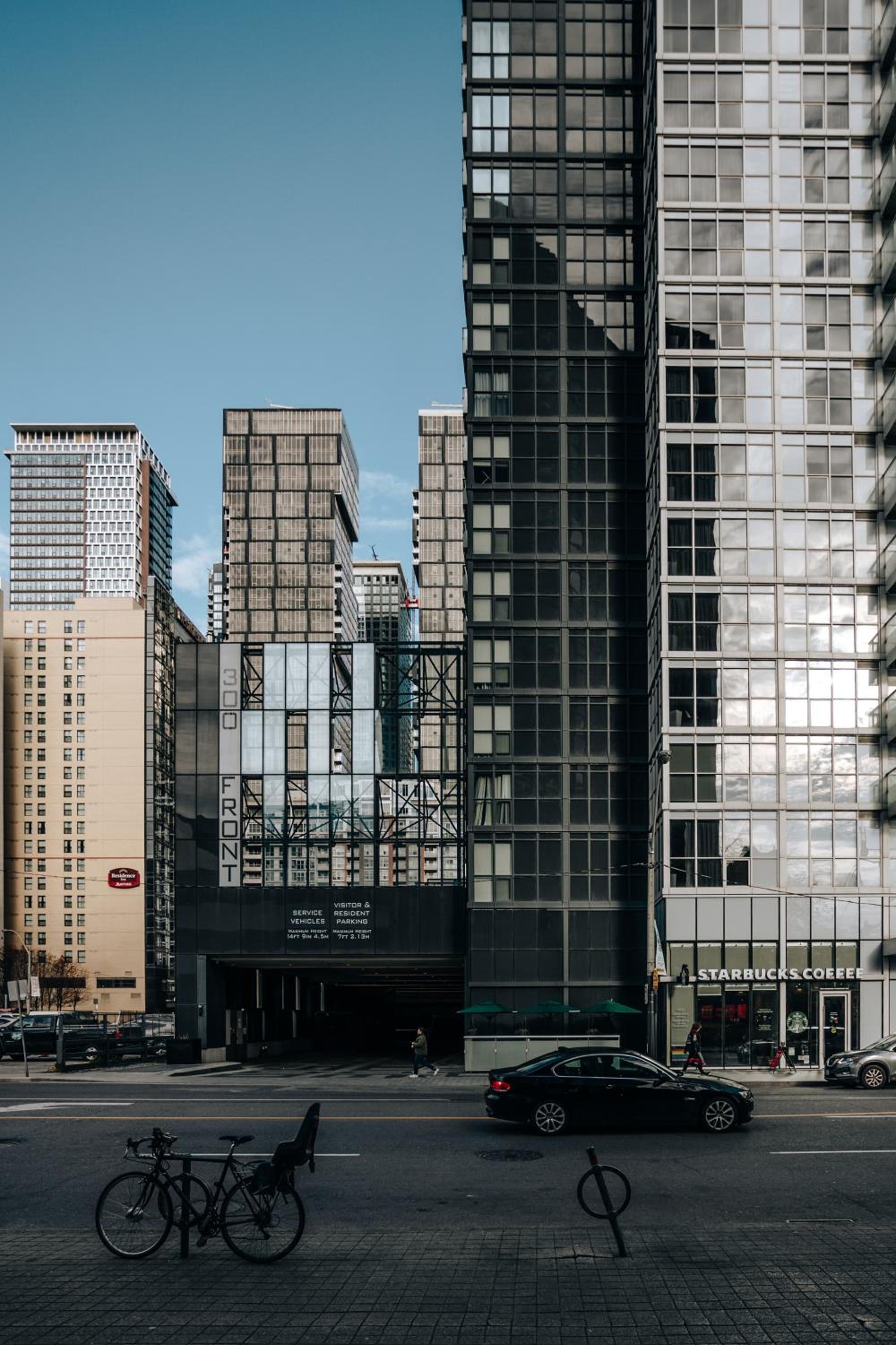 Hotel Stylish Suite At 300 Front Street West
