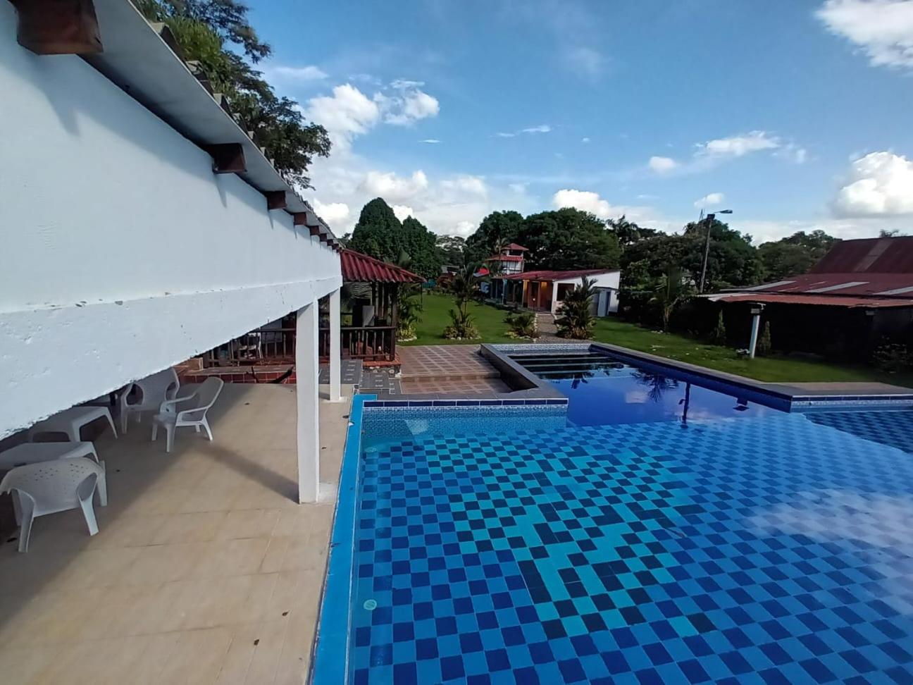 HOSPEDAJE FAMILAR CAMPESTRE