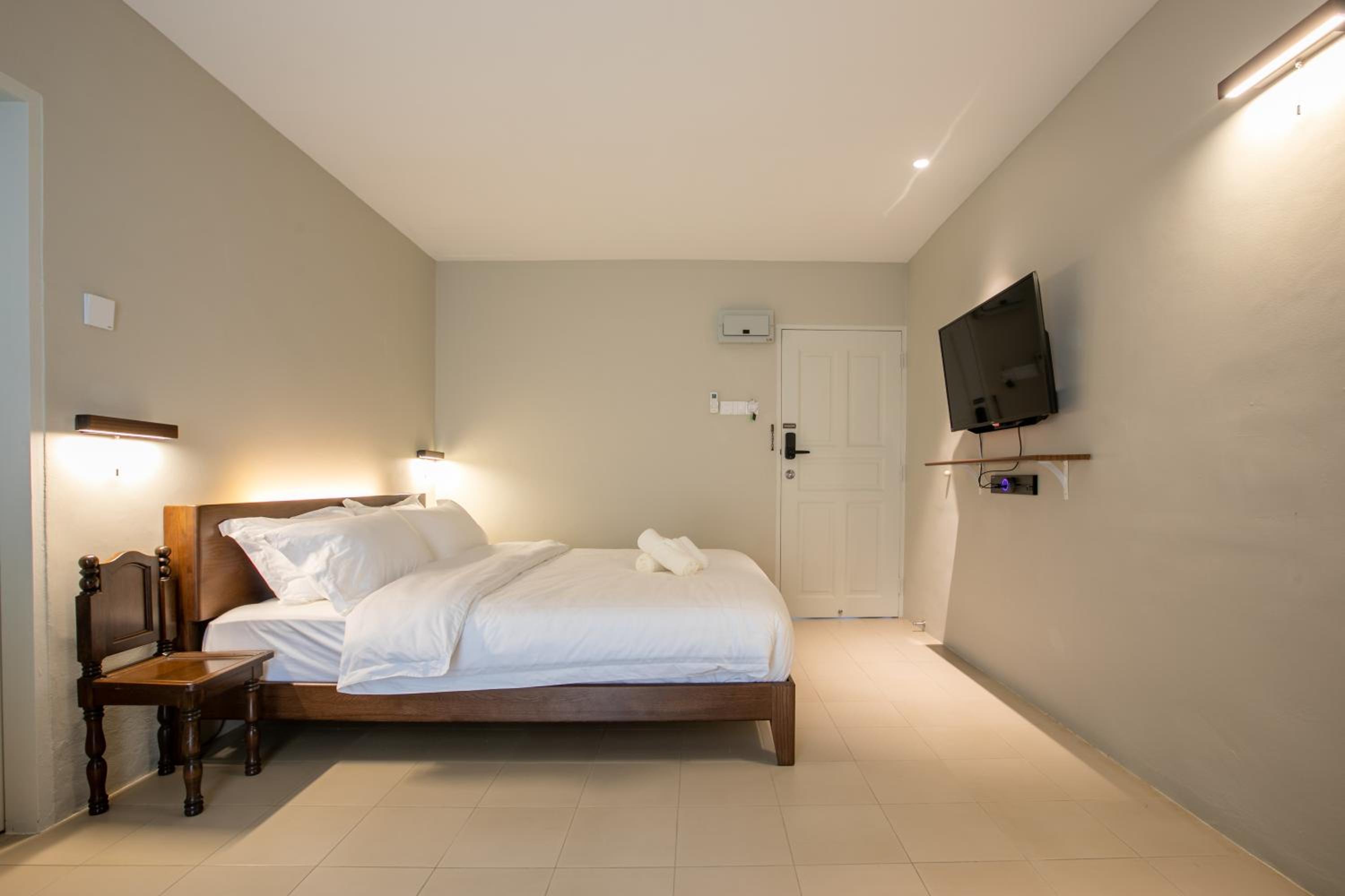 Kontor Mansion - 3 mins to Teluk Chempedak Beach & Private Pool view 3